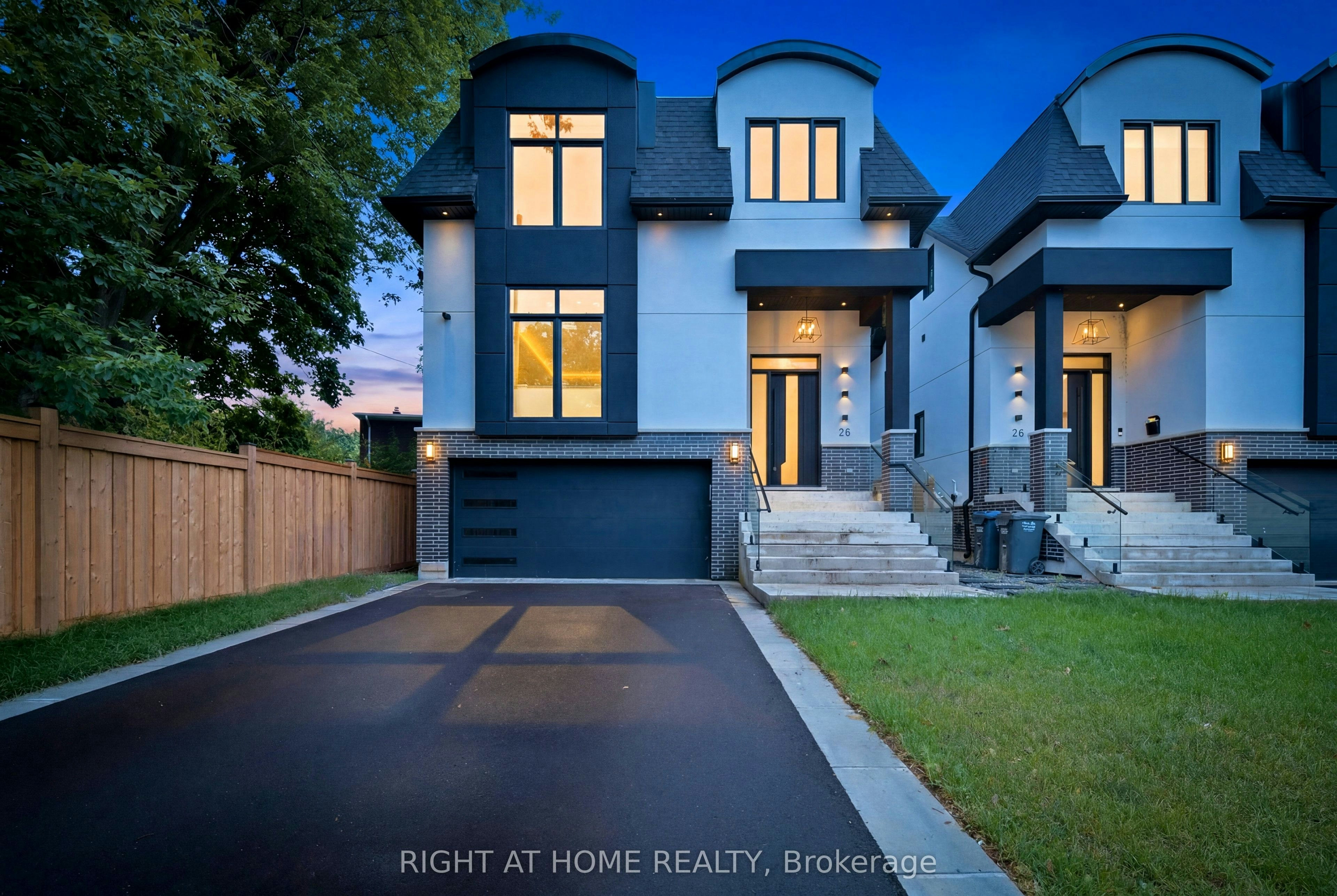 28 Pine Avenue S, Mississauga, ON, L5H 2P6 - 2