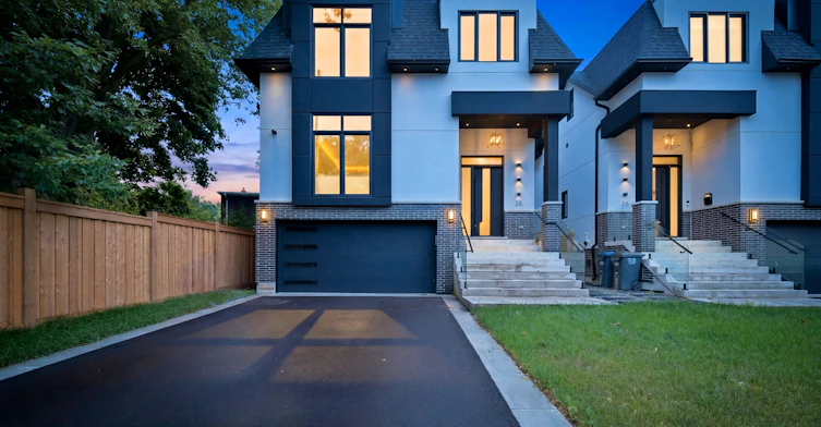 28 Pine Avenue S, Mississauga, ON, L5H 2P6 - 2