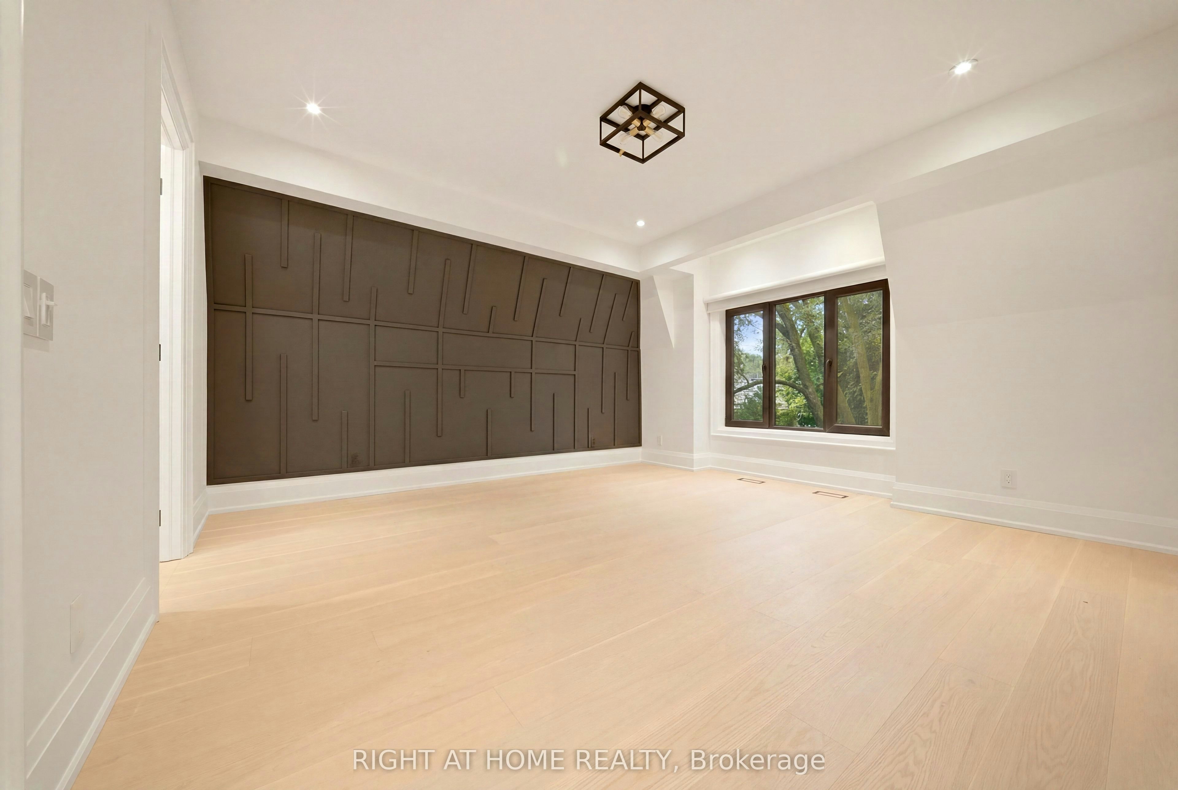 28 Pine Avenue S, Mississauga, ON, L5H 2P6 - 36