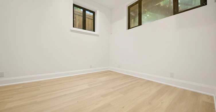 28 Pine Avenue S, Mississauga, ON, L5H 2P6 - 42