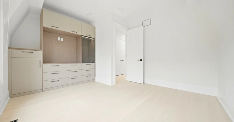 28 Pine Avenue S, Mississauga, ON, L5H 2P6 - 25