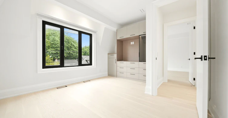 28 Pine Avenue S, Mississauga, ON, L5H 2P6 - 24