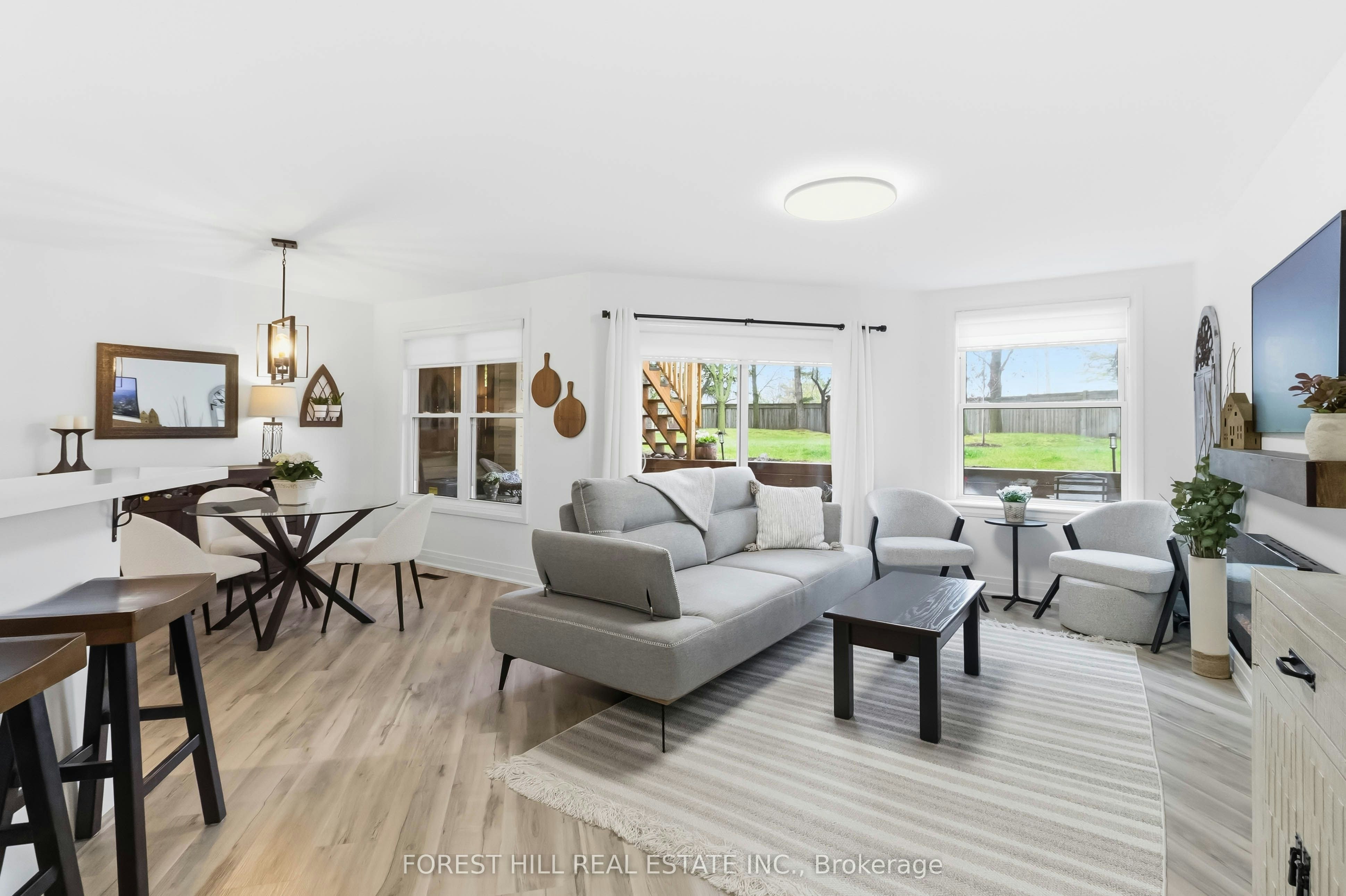 109-1220 Thorpe Road, Burlington, ON, L7S 2H3