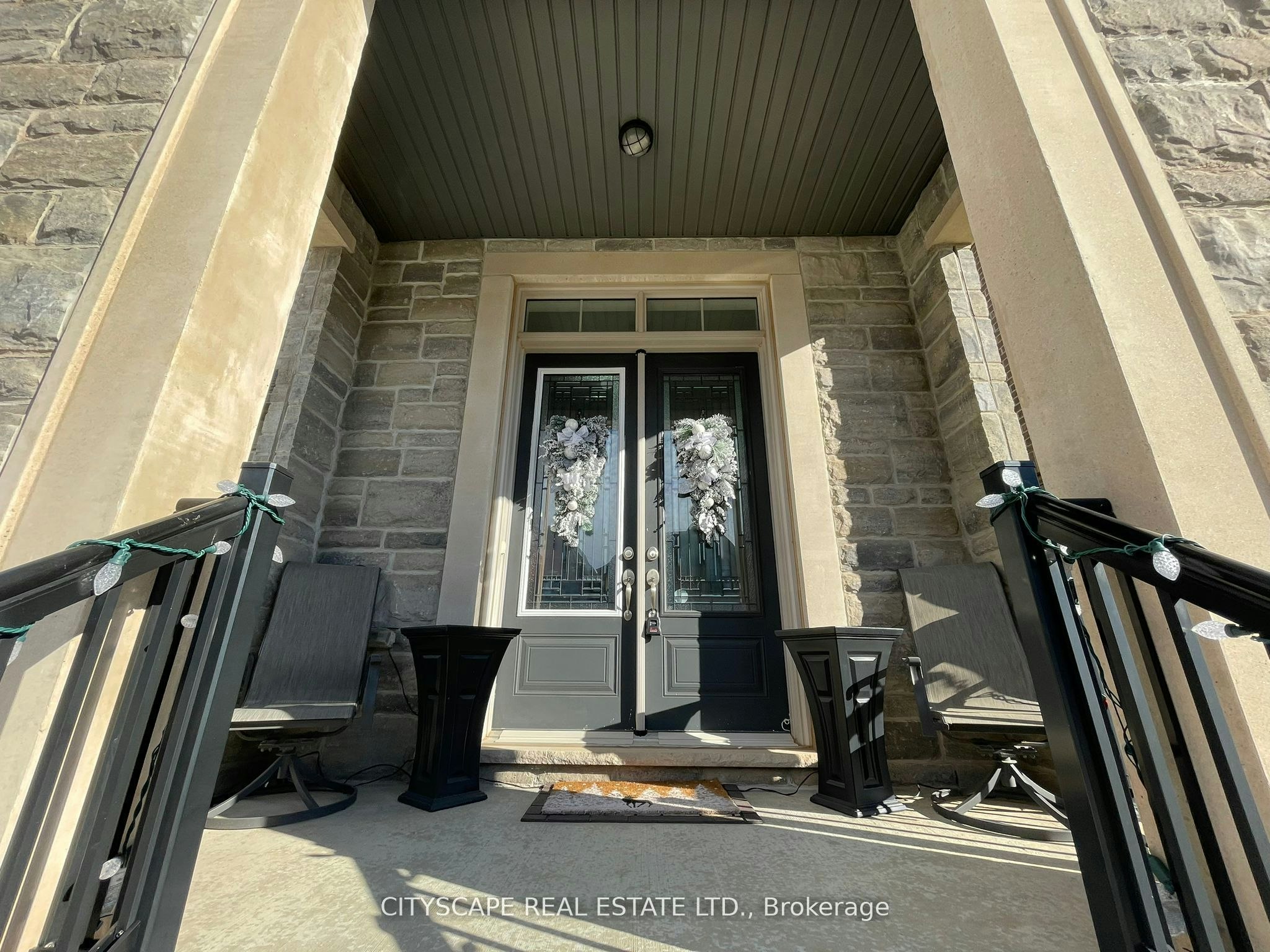 3041 Post Road, Oakville, ON, L6H 7C4 - 2