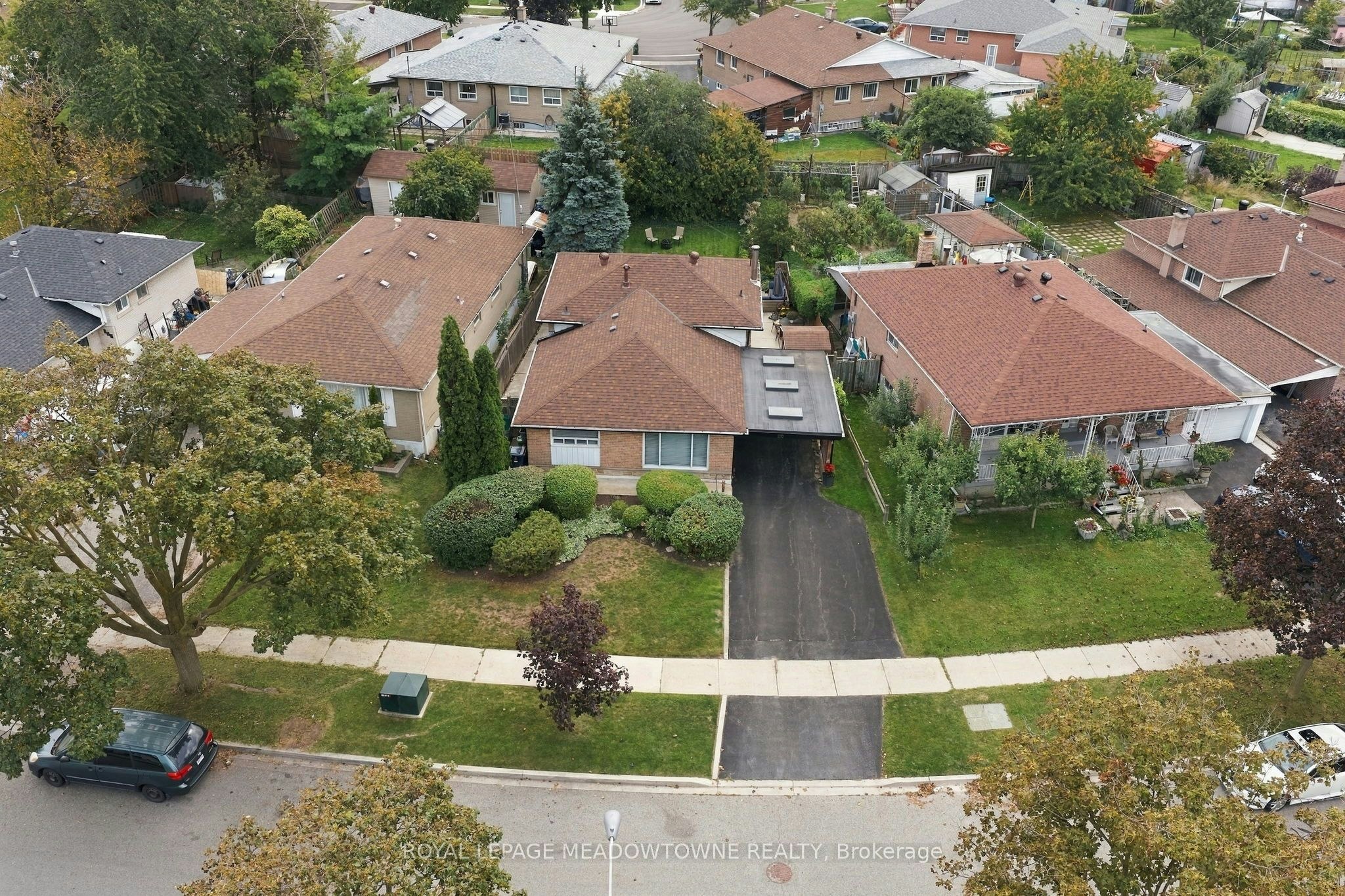 100 Lexington Avenue, Toronto, ON, M9V 2G8