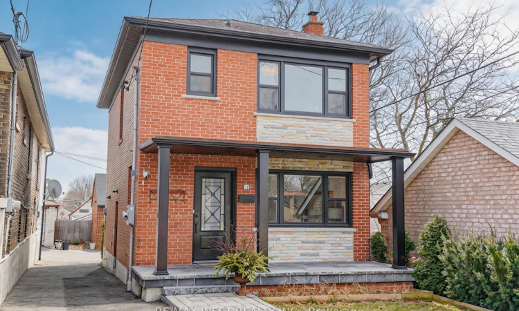 11 Helen Avenue