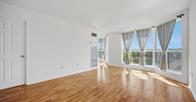 808-2155 Burnhamthorpe Road W, Mississauga, ON, L5L 5P4