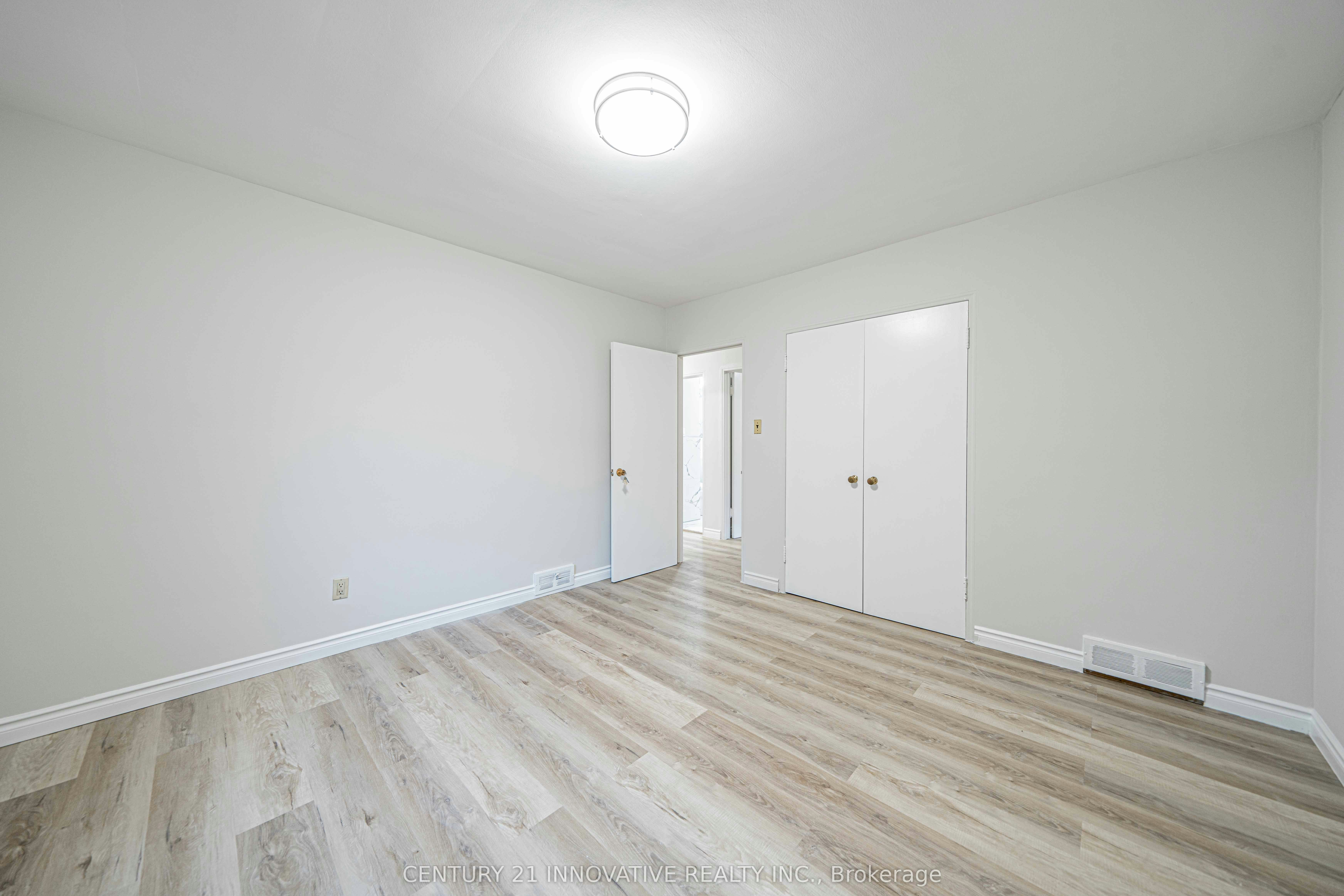Upper-22 Carysfort Road, Toronto, ON, M8Z 4X2 - 20