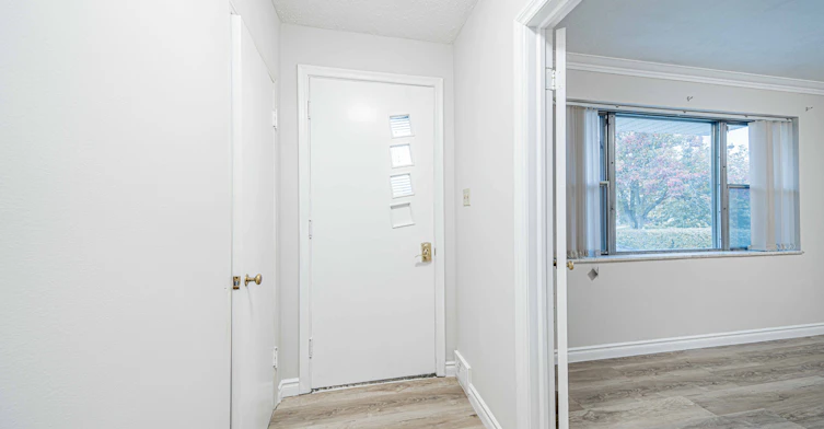 Upper-22 Carysfort Road, Toronto, ON, M8Z 4X2 - 5
