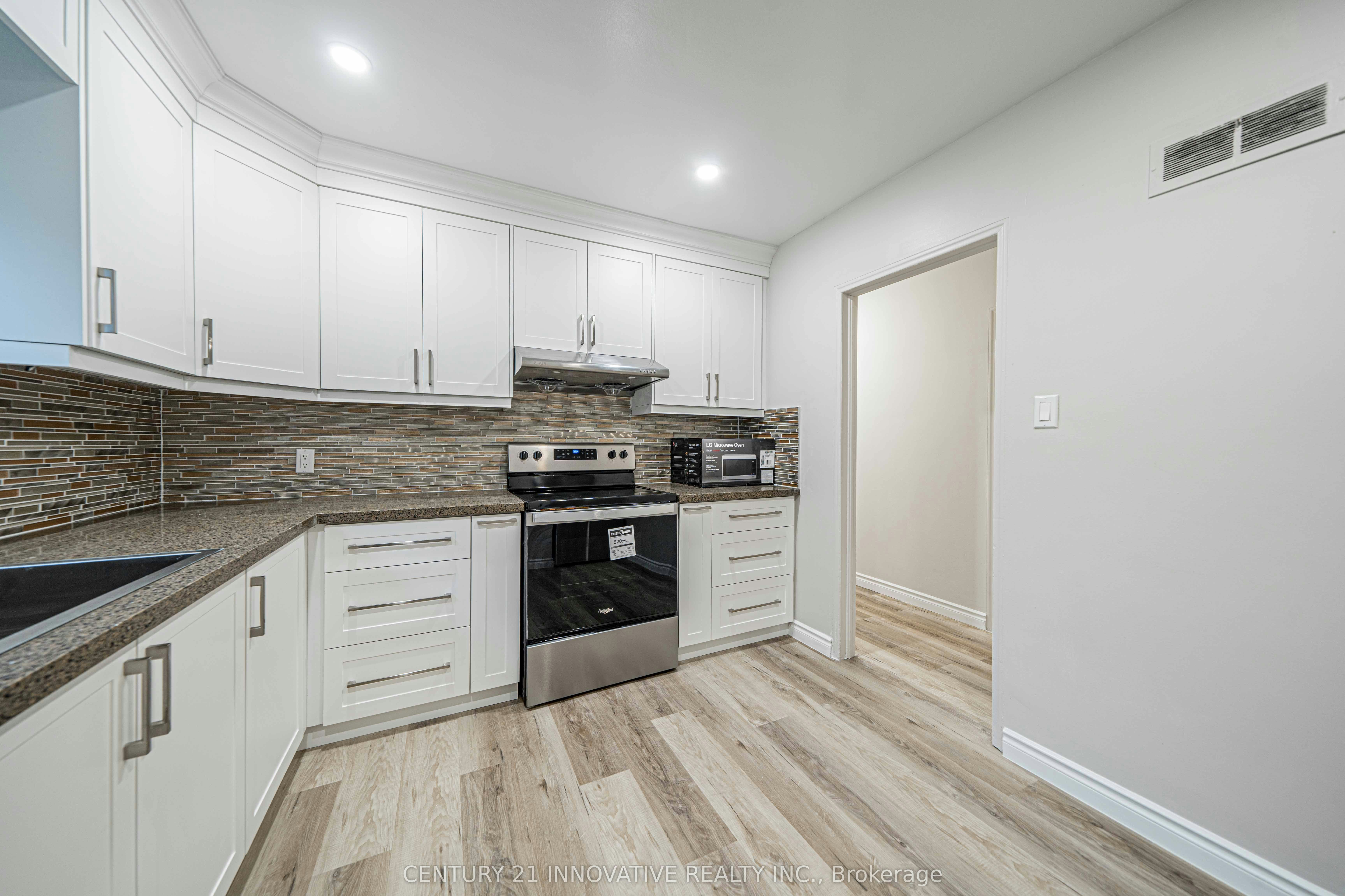 Upper-22 Carysfort Road, Toronto, ON, M8Z 4X2 - 16