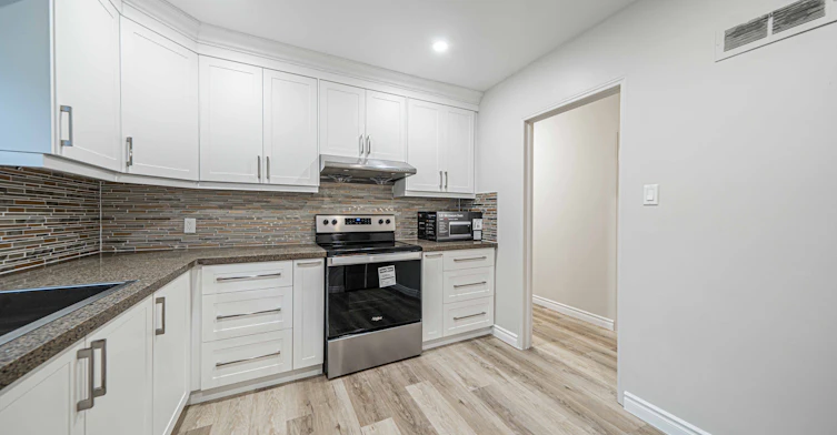 Upper-22 Carysfort Road, Toronto, ON, M8Z 4X2 - 16