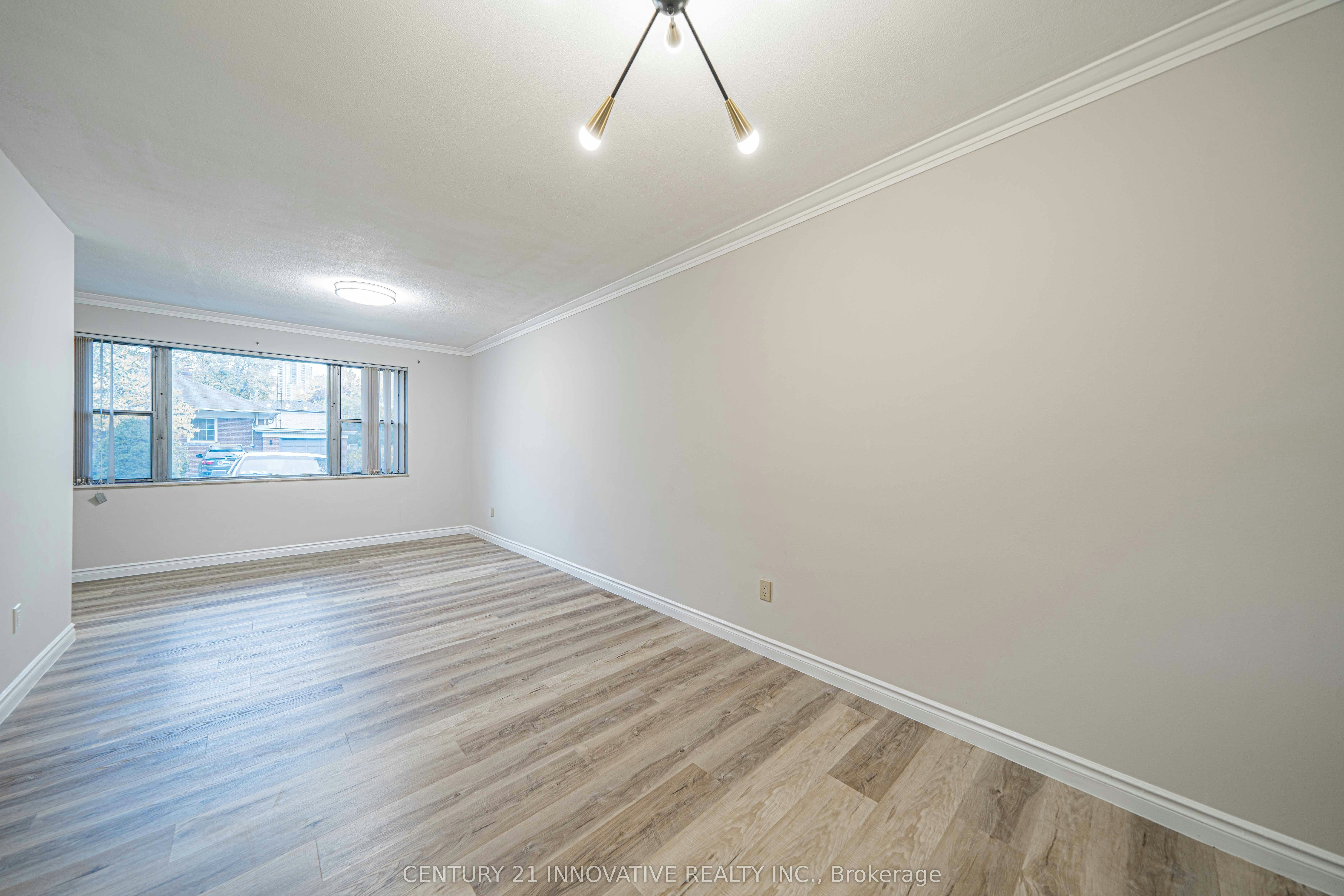 Upper-22 Carysfort Road, Toronto, ON, M8Z 4X2 - 11