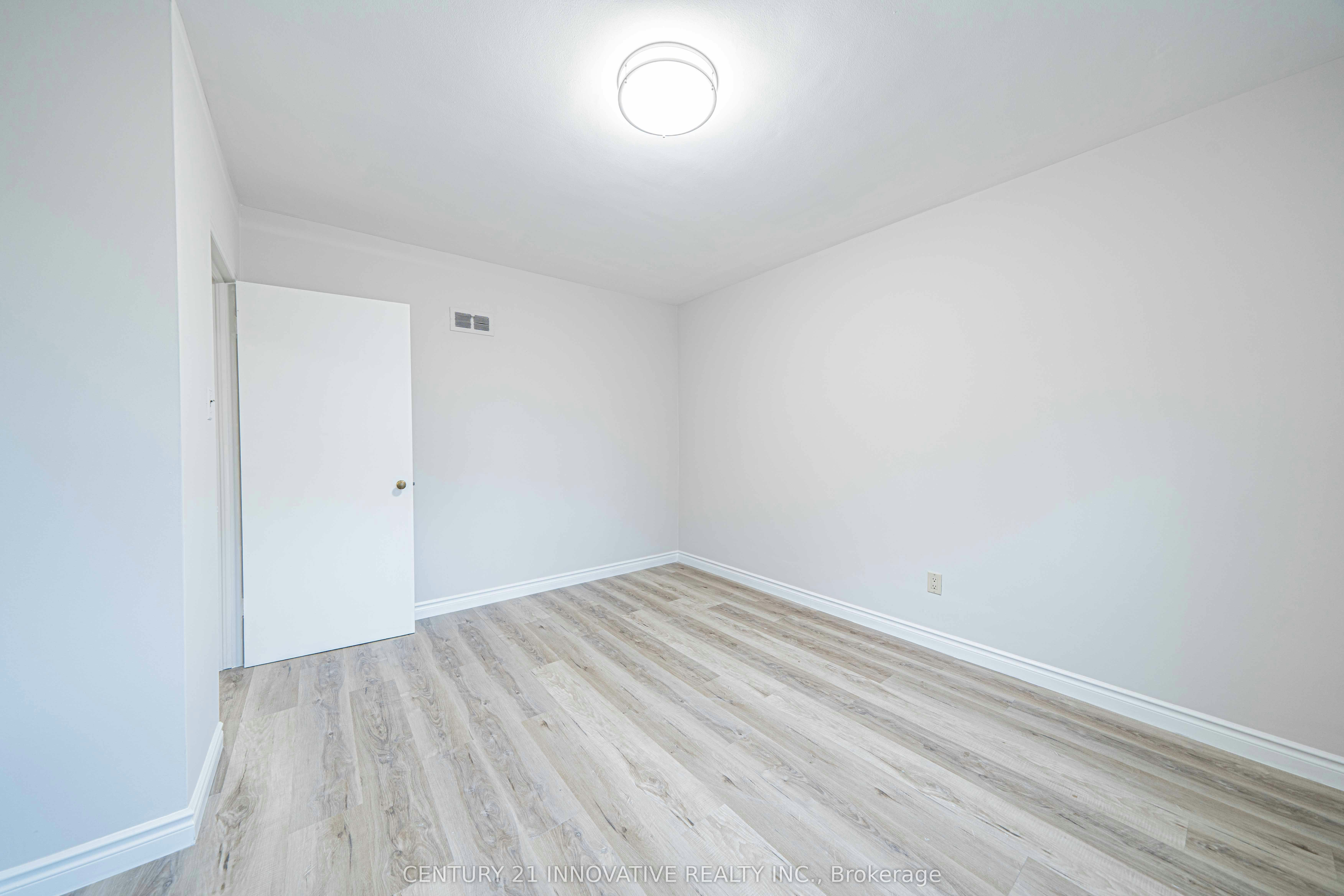 Upper-22 Carysfort Road, Toronto, ON, M8Z 4X2 - 29