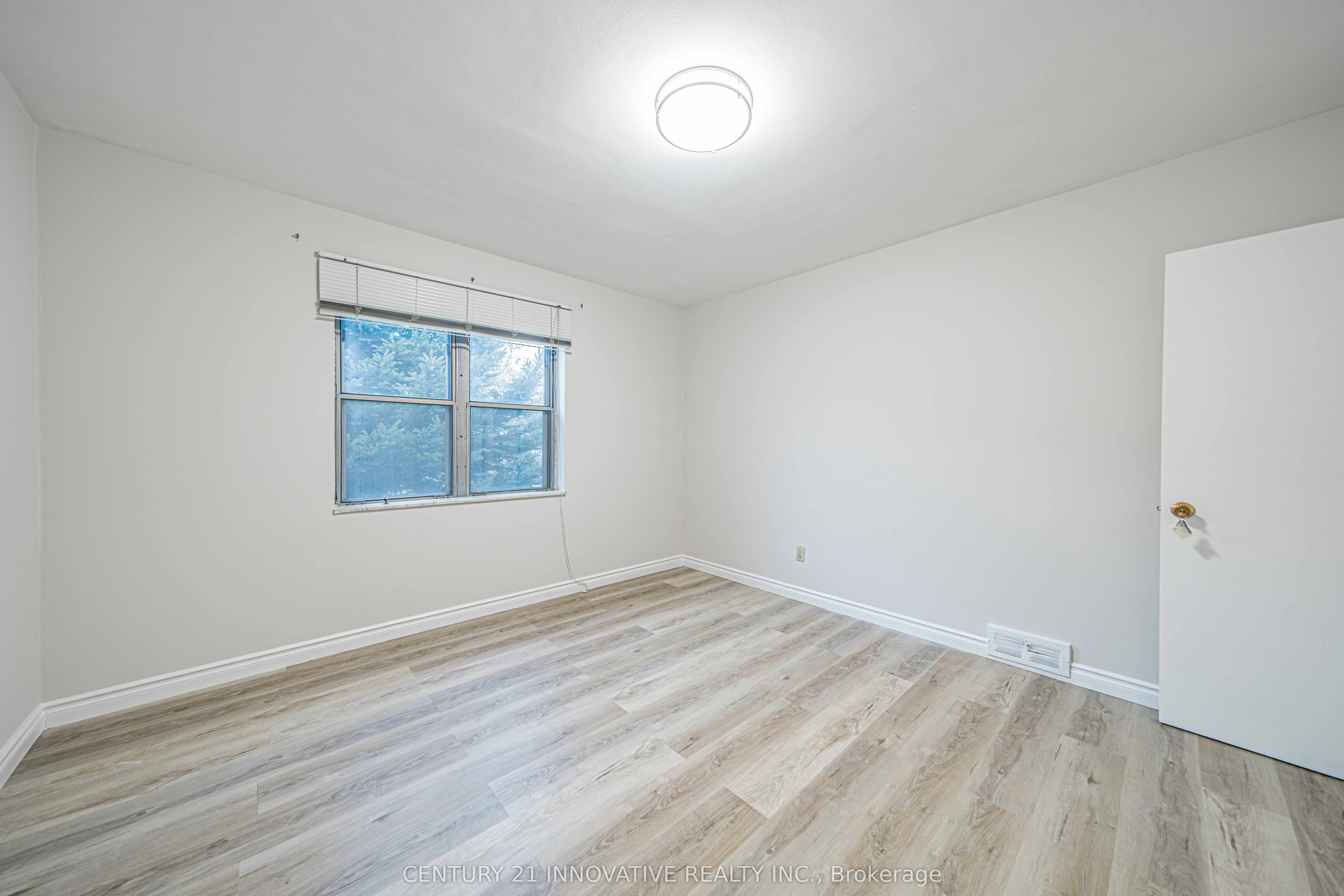 Upper-22 Carysfort Road, Toronto, ON, M8Z 4X2 - 18
