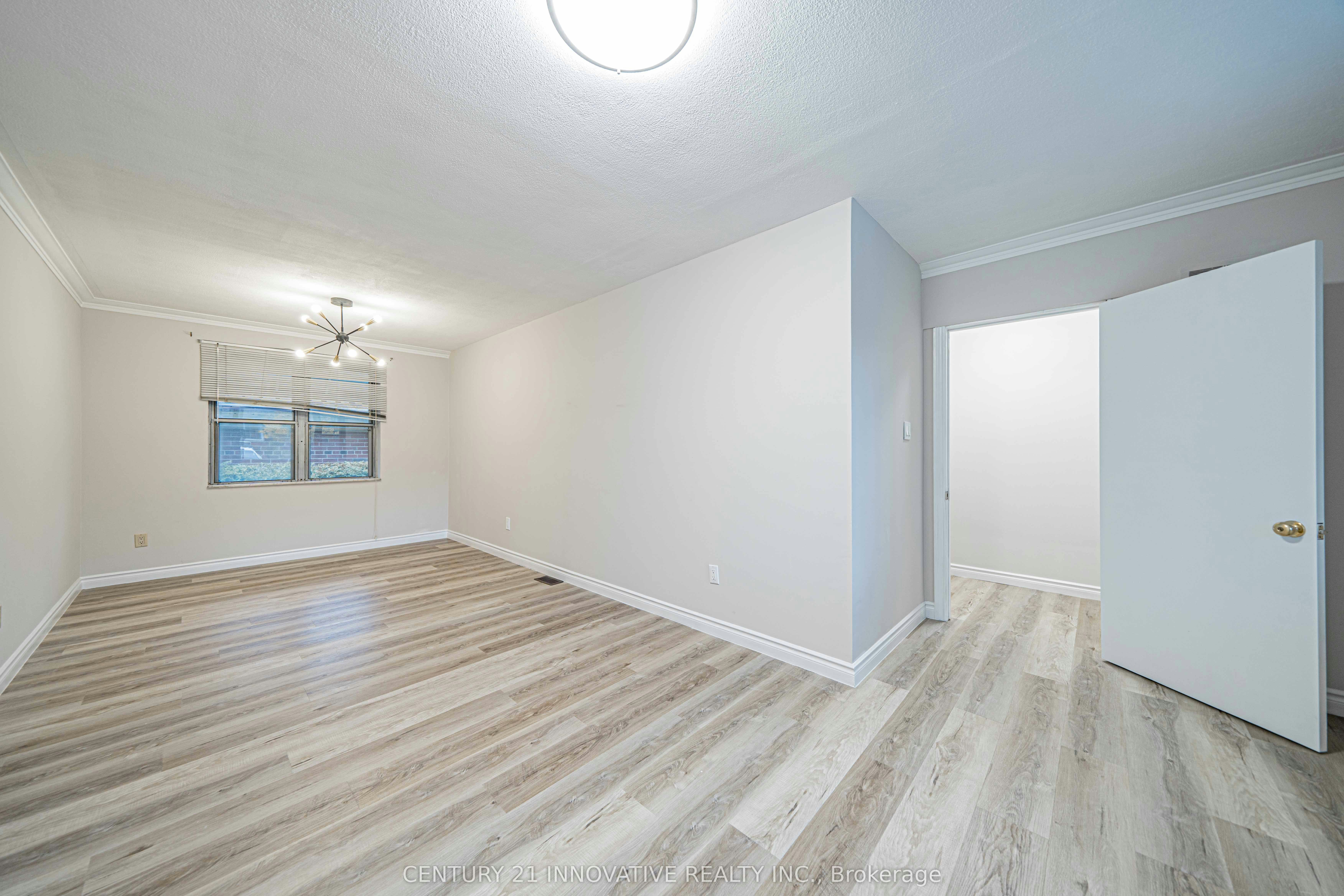 Upper-22 Carysfort Road, Toronto, ON, M8Z 4X2 - 8