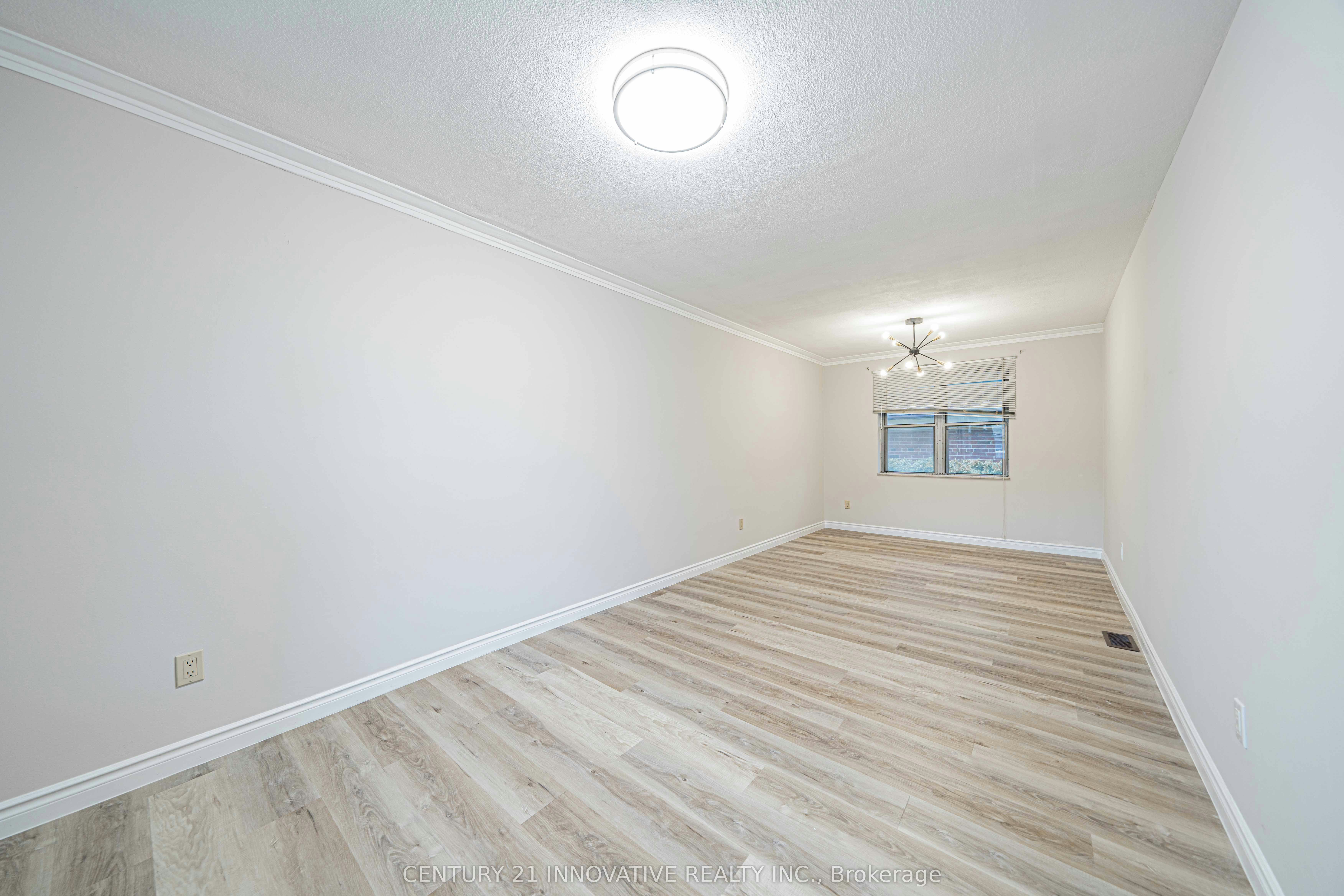Upper-22 Carysfort Road, Toronto, ON, M8Z 4X2 - 6