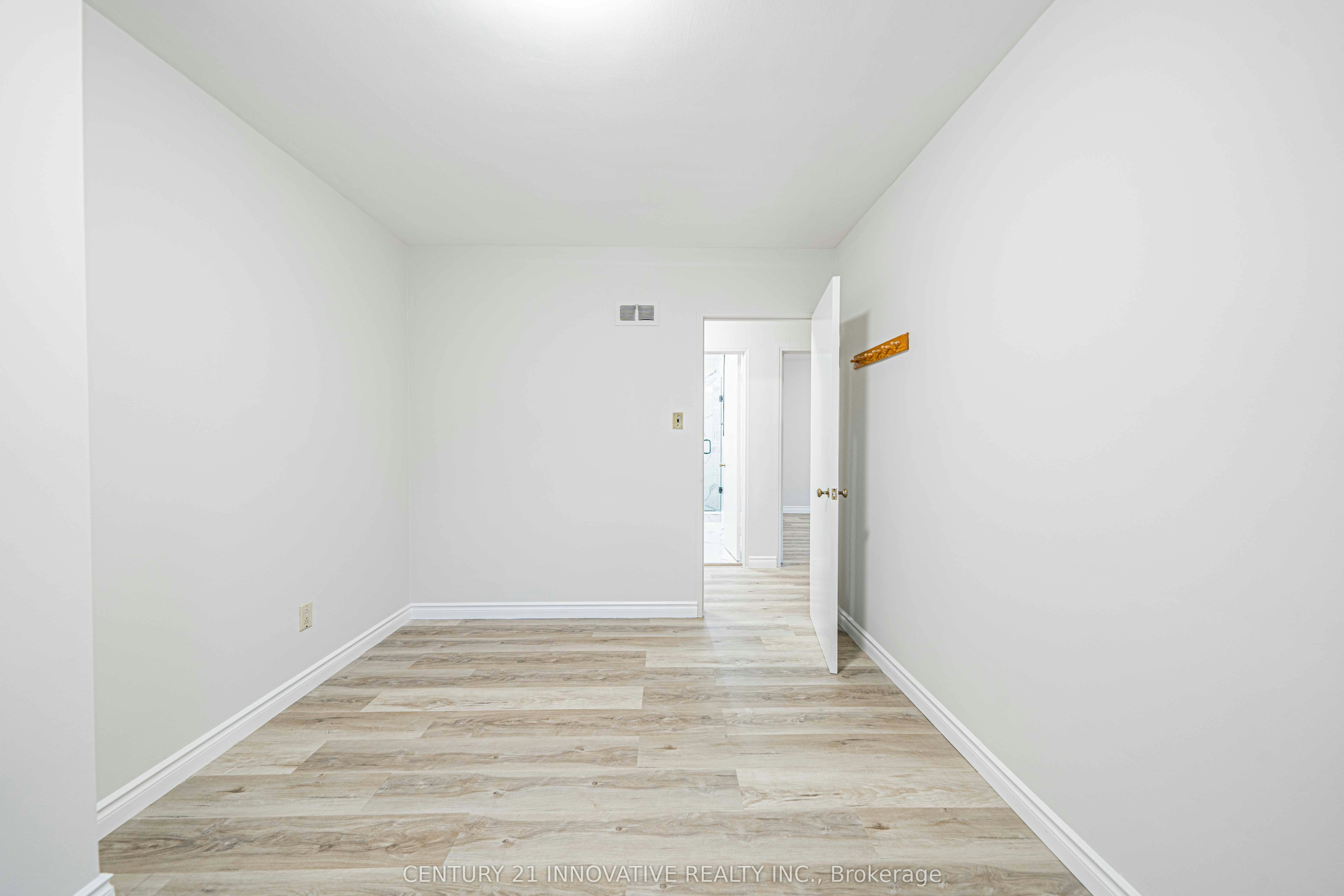 Upper-22 Carysfort Road, Toronto, ON, M8Z 4X2 - 25