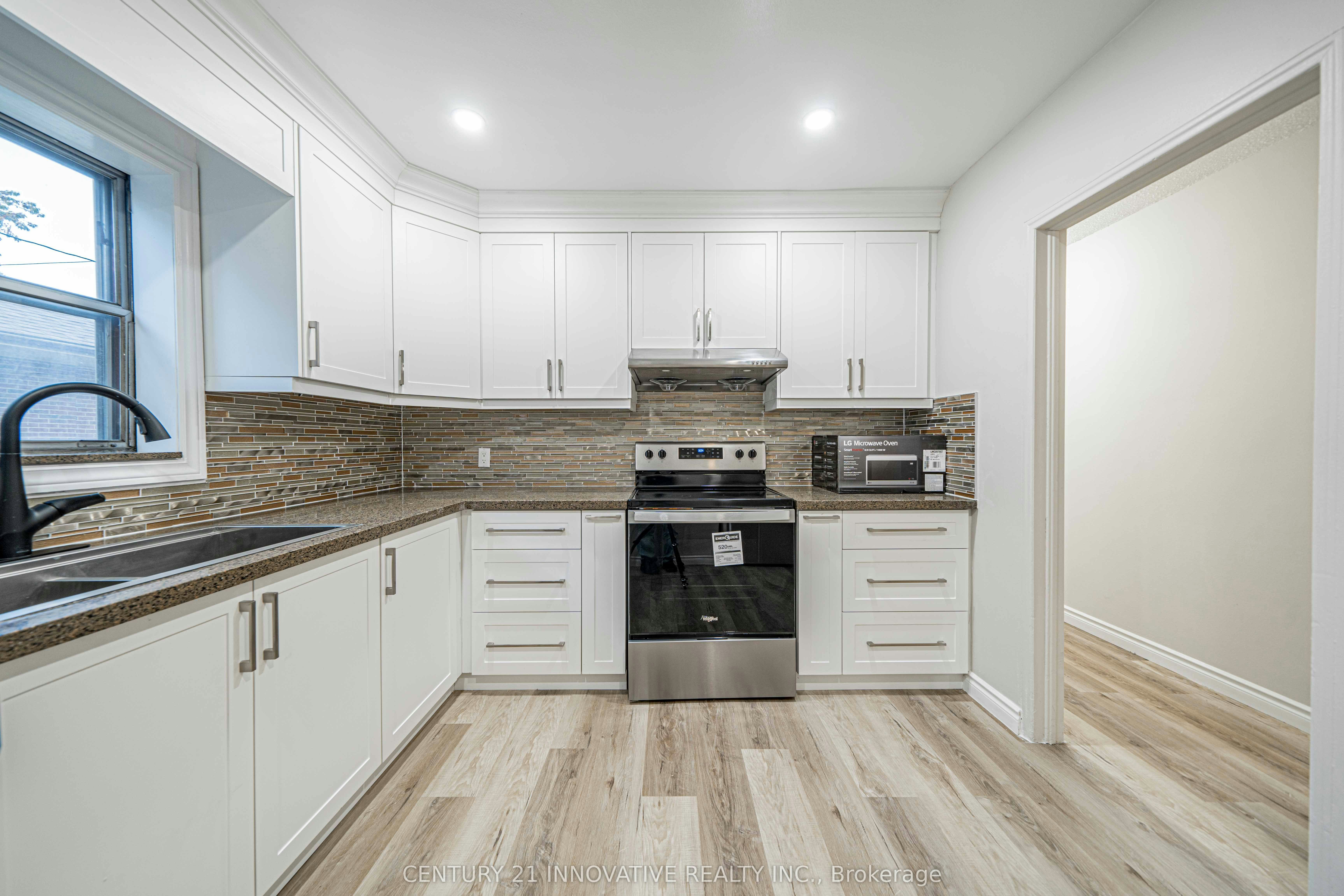 Upper-22 Carysfort Road, Toronto, ON, M8Z 4X2 - 15