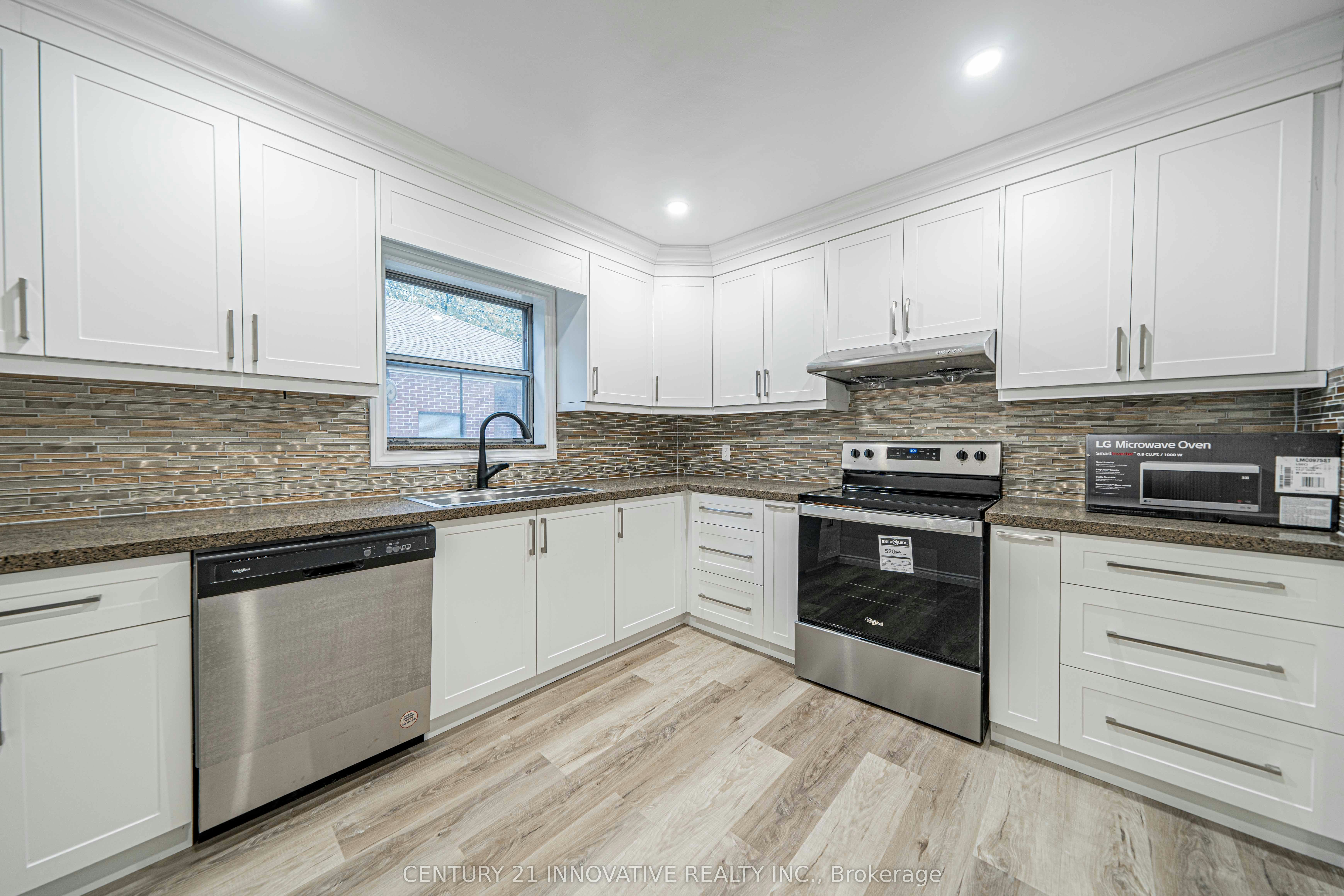Upper-22 Carysfort Road, Toronto, ON, M8Z 4X2 - 14
