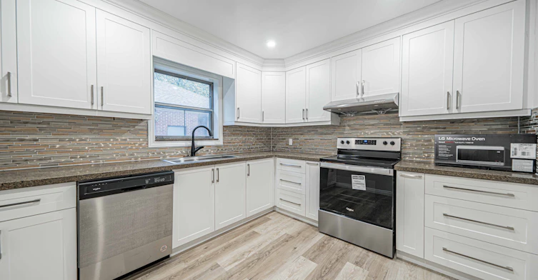 Upper-22 Carysfort Road, Toronto, ON, M8Z 4X2 - 14