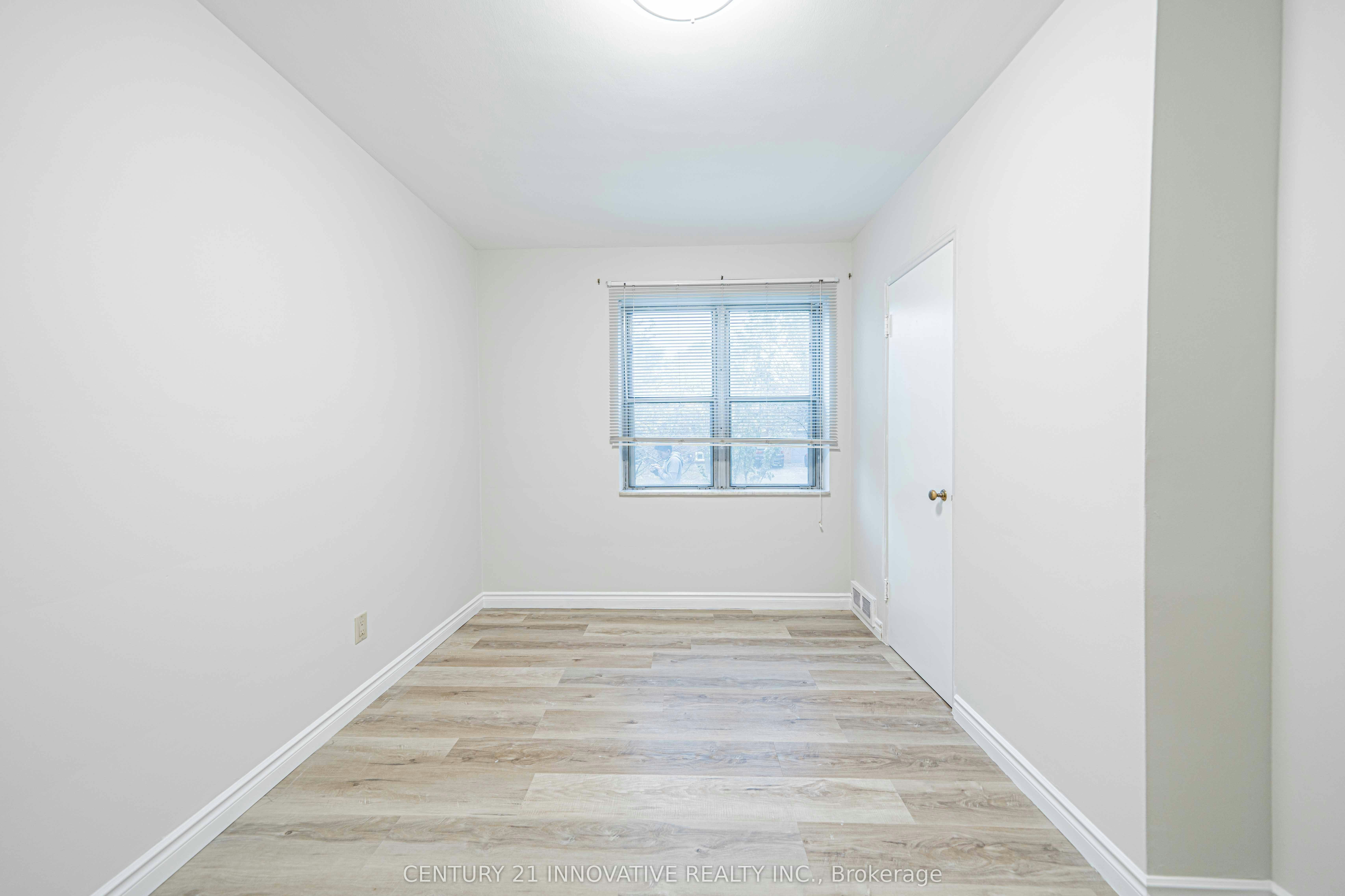 Upper-22 Carysfort Road, Toronto, ON, M8Z 4X2 - 22
