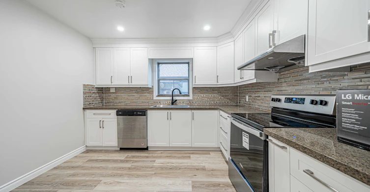 Upper-22 Carysfort Road, Toronto, ON, M8Z 4X2 - 12