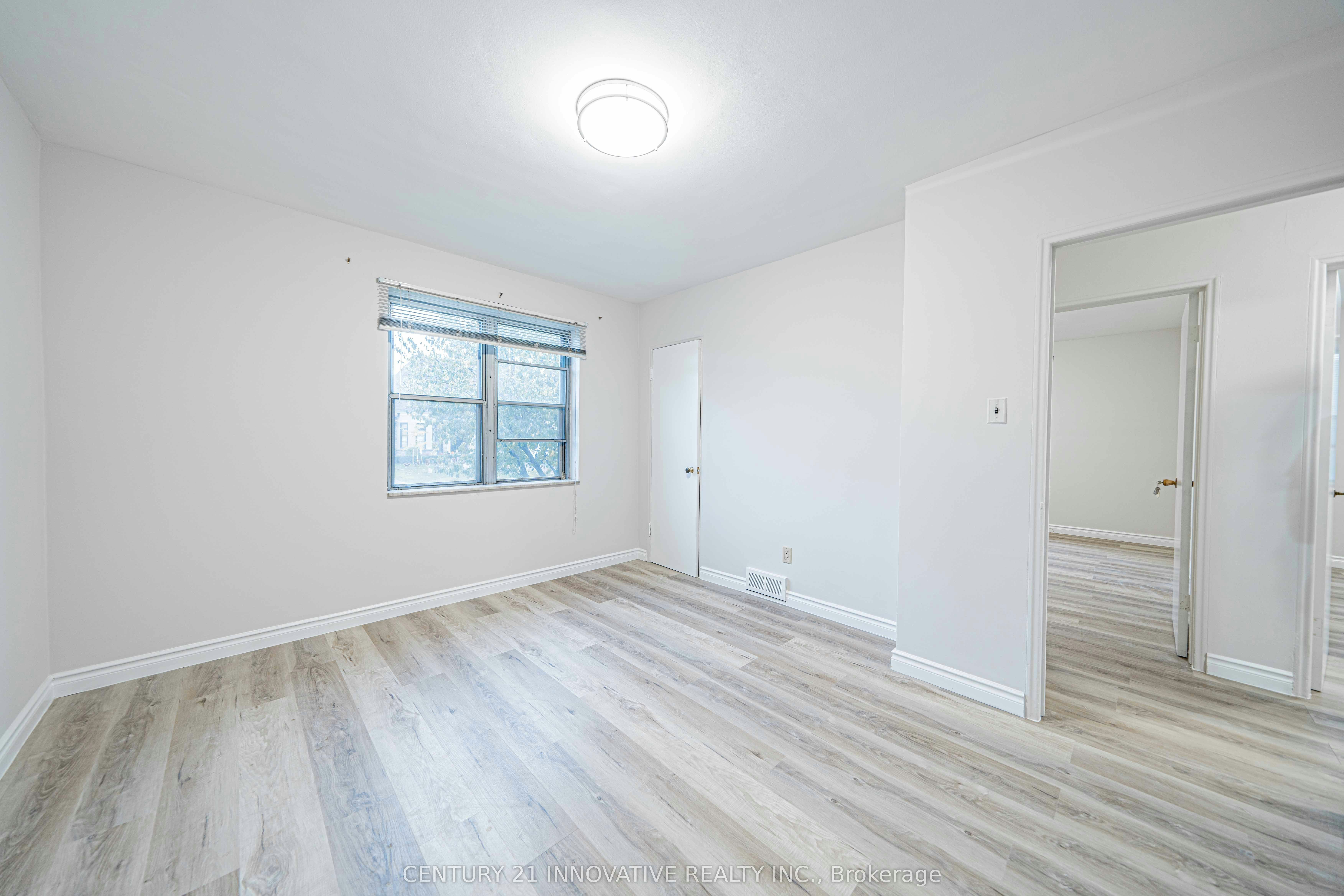 Upper-22 Carysfort Road, Toronto, ON, M8Z 4X2 - 28