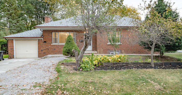 Upper-22 Carysfort Road, Toronto, ON, M8Z 4X2 - 2