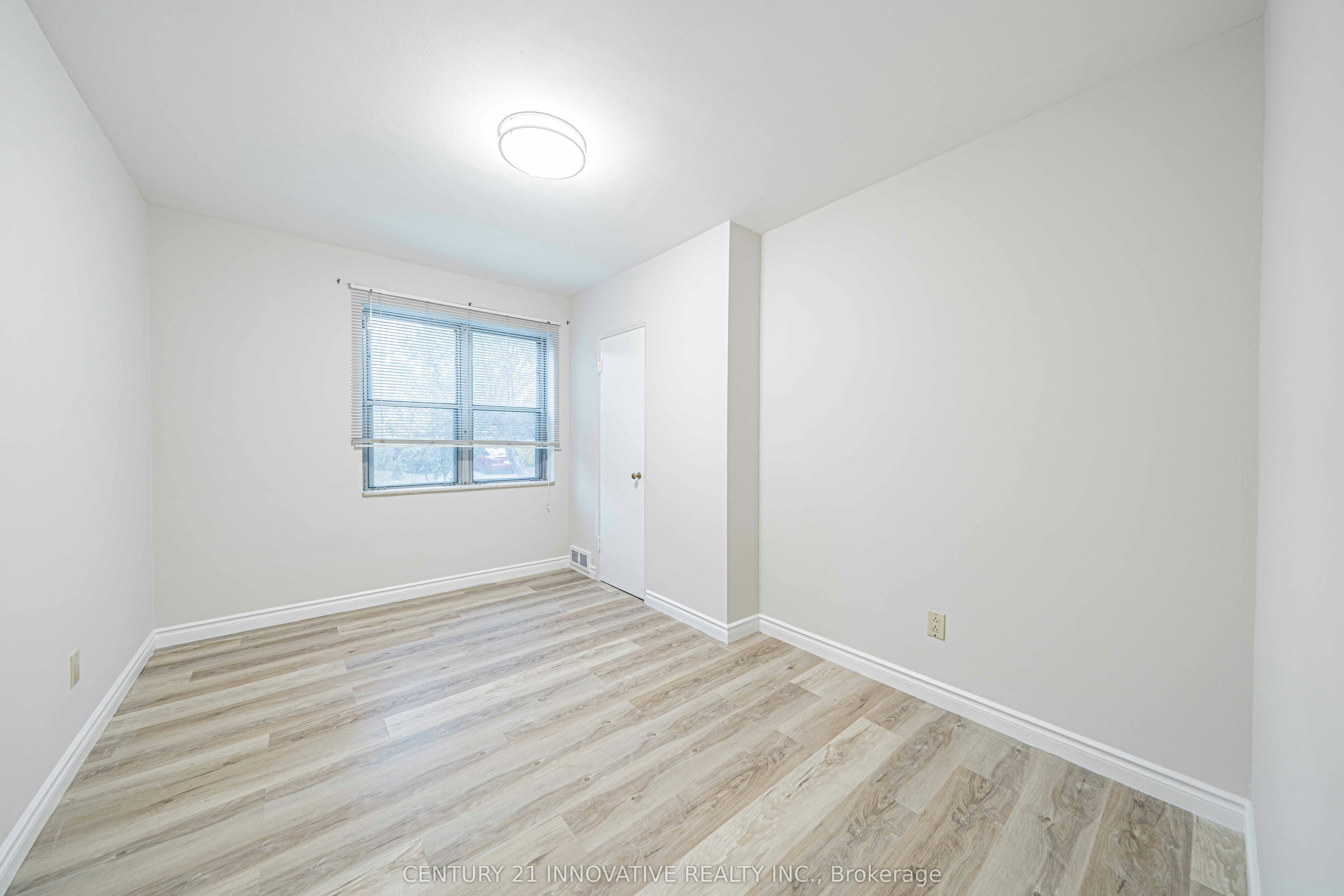 Upper-22 Carysfort Road, Toronto, ON, M8Z 4X2 - 21