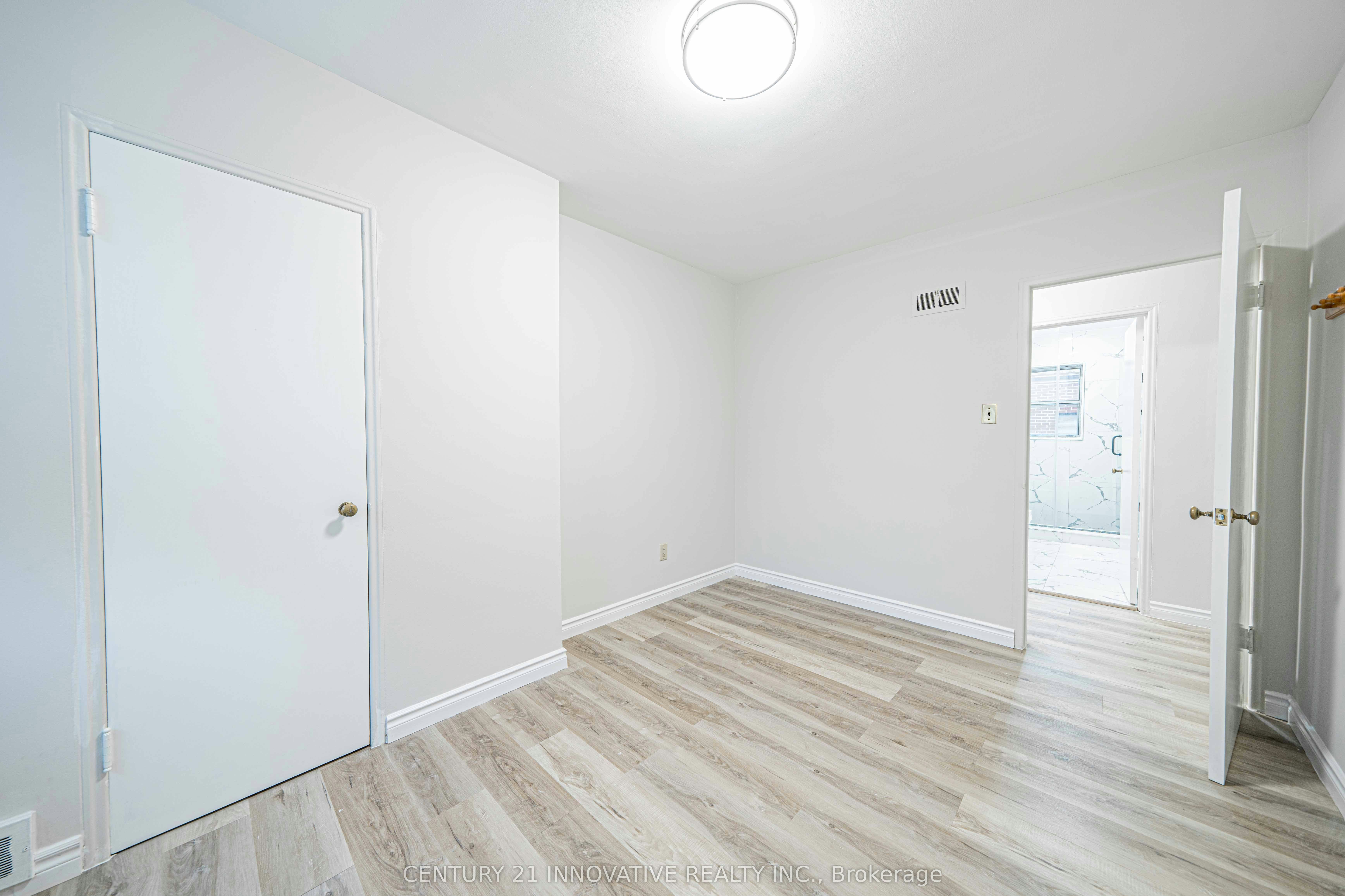 Upper-22 Carysfort Road, Toronto, ON, M8Z 4X2 - 26