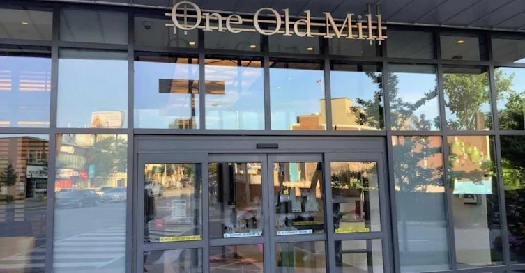 430-1 Old Mill Drive, Toronto, ON, M6S 0A1 - 4