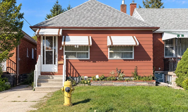 48 Mould Avenue