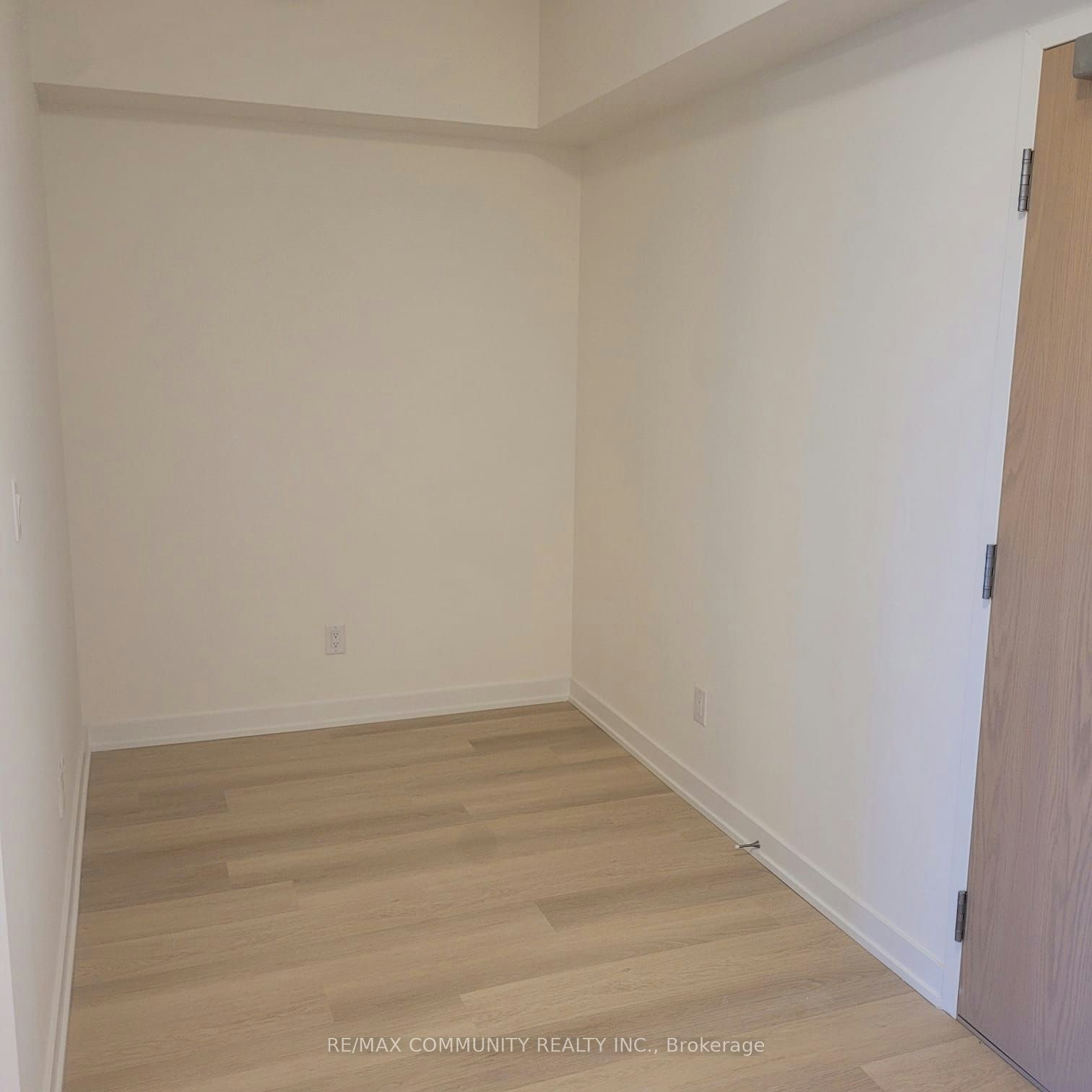212-2825 Jane Street, Toronto, ON, M3N 0A8 - 3