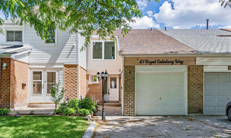 61 Royal Salisbury Way