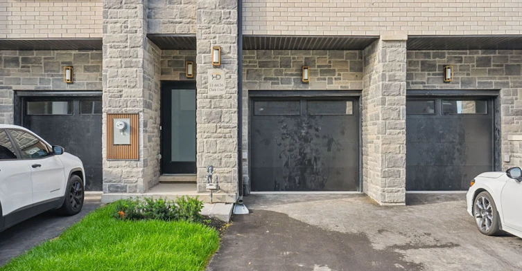 11-6636 Clock Court, Mississauga, ON, L5W 1N2 - 2