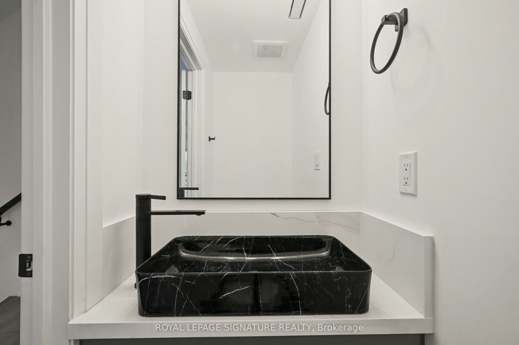 11-6636 Clock Court, Mississauga, ON, L5W 1N2 - 25