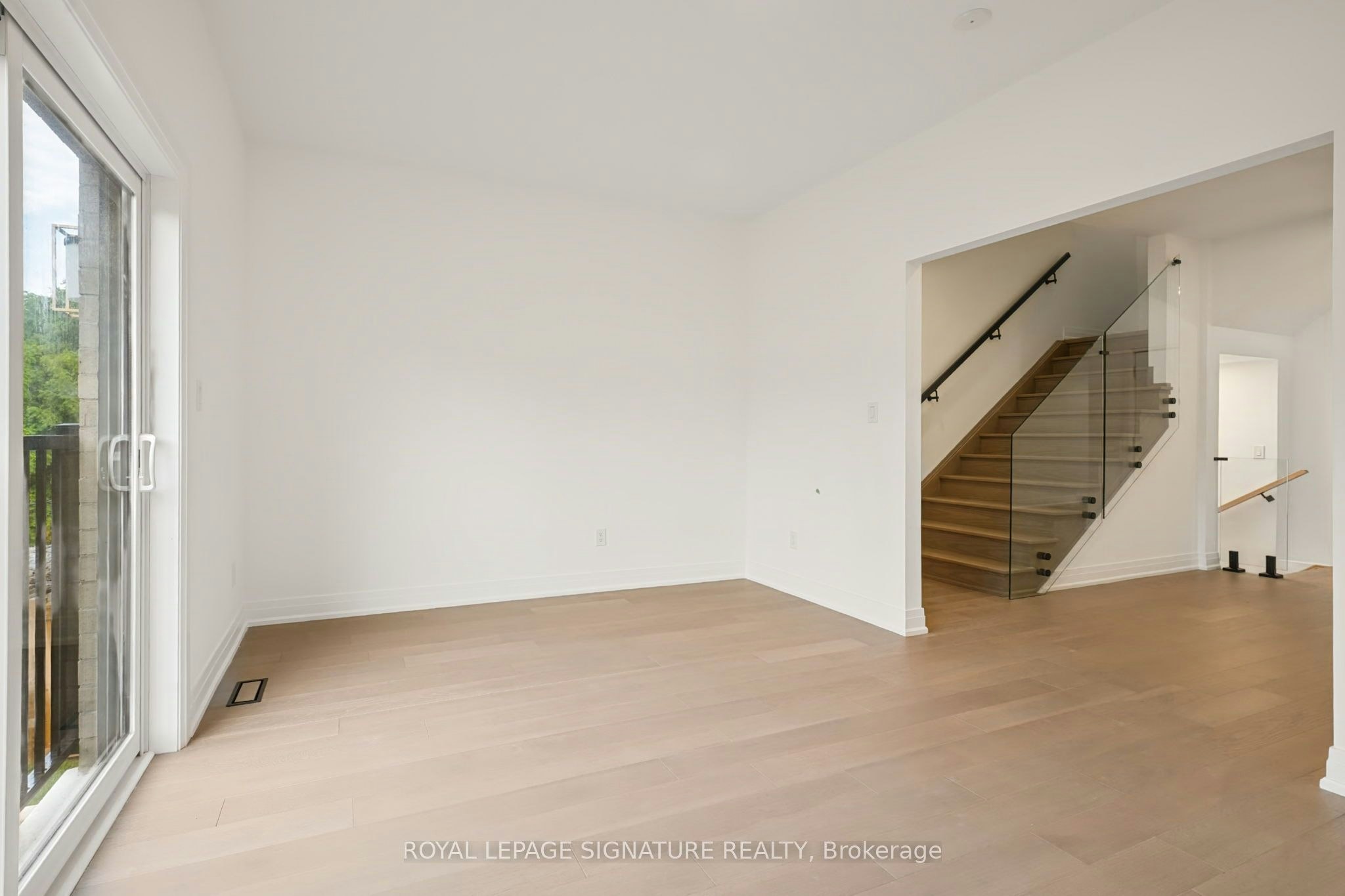 11-6636 Clock Court, Mississauga, ON, L5W 1N2 - 11