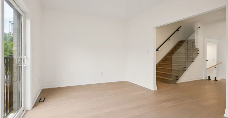 11-6636 Clock Court, Mississauga, ON, L5W 1N2 - 11