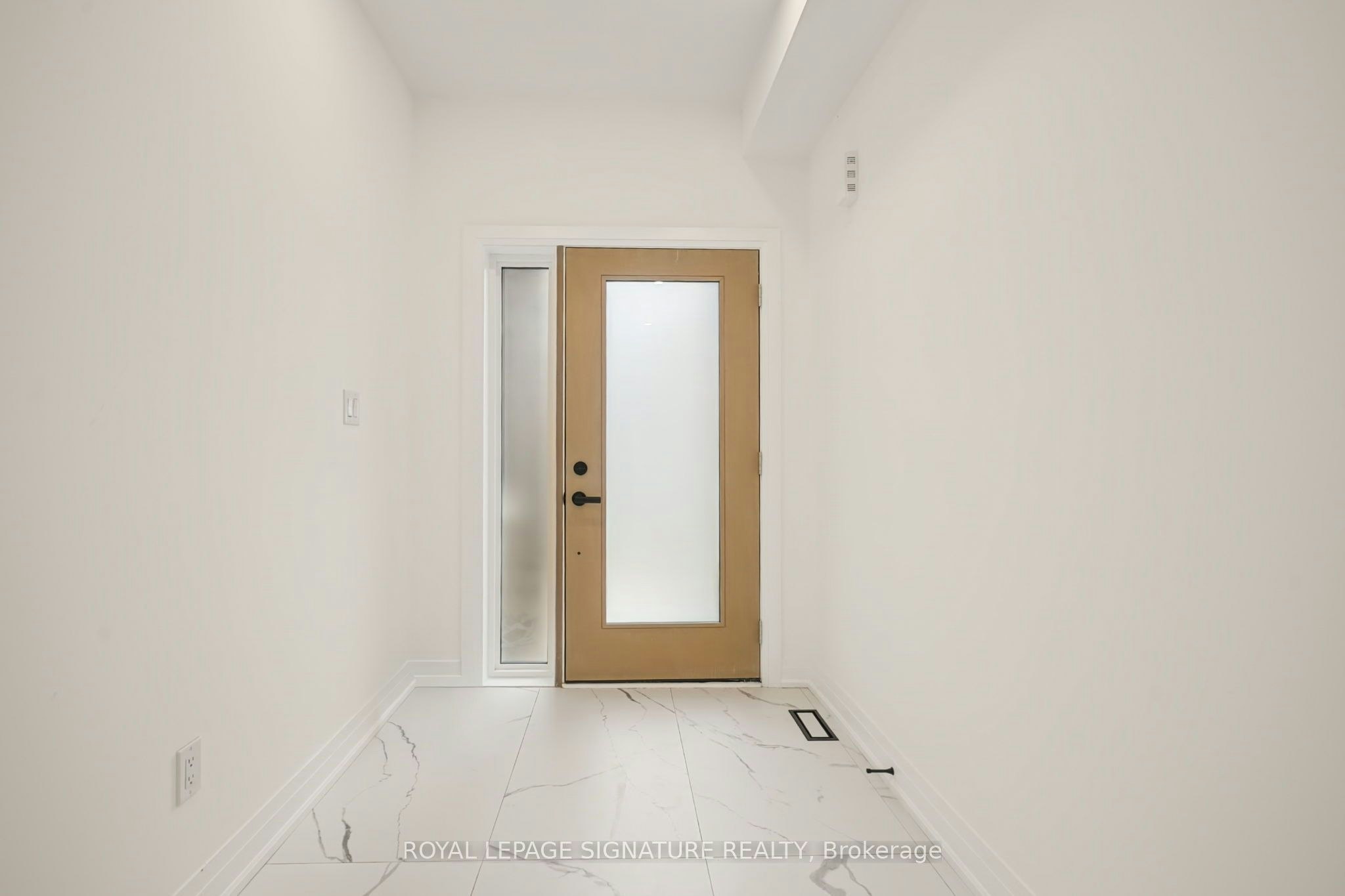11-6636 Clock Court, Mississauga, ON, L5W 1N2 - 5