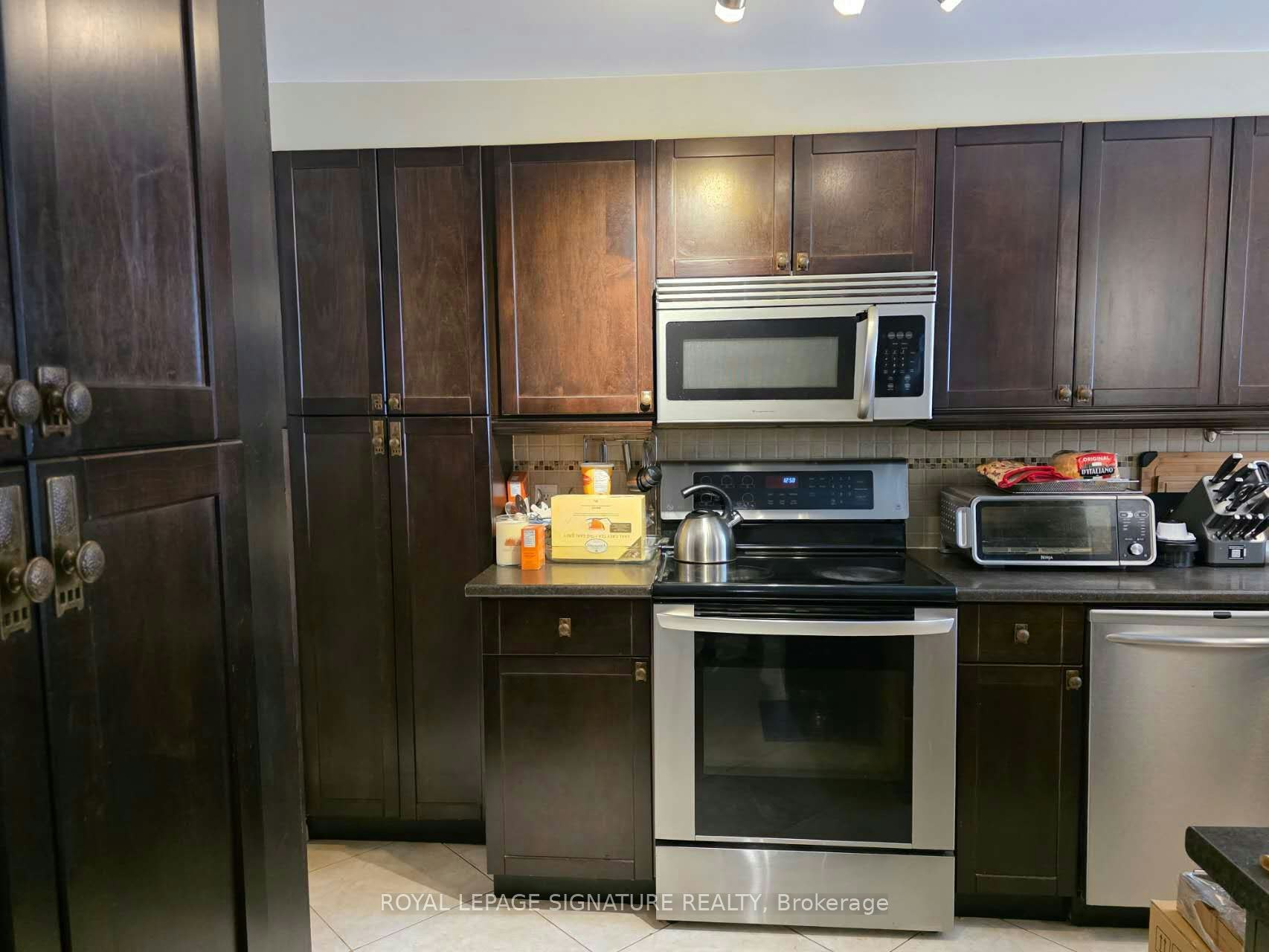 15 Twenty Ninth Street, Toronto, ON, M8W 3A9 - 3