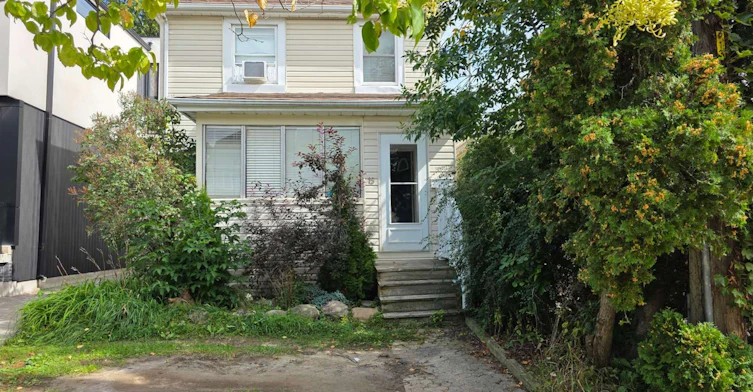 15 Twenty Ninth Street, Toronto, ON, M8W 3A9