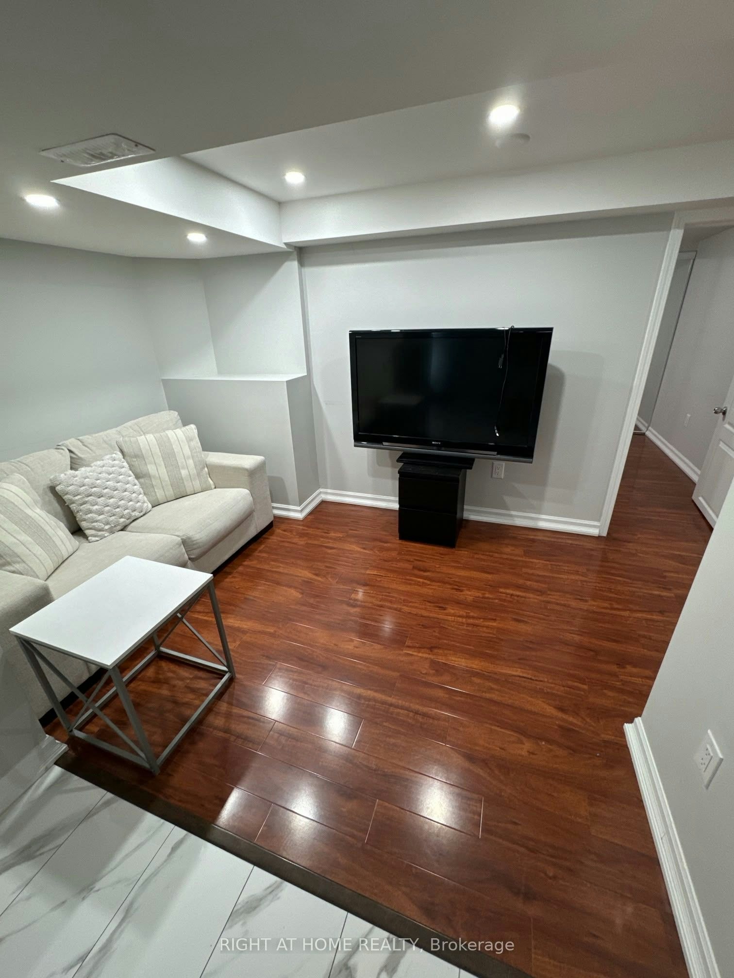 Lower-314 Harrowsmith Drive, Mississauga, ON, L5R 1P7 - 3