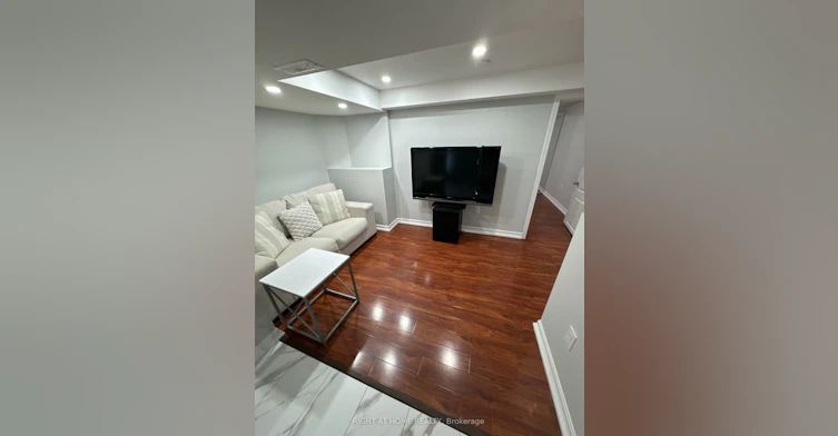 Lower-314 Harrowsmith Drive, Mississauga, ON, L5R 1P7 - 3