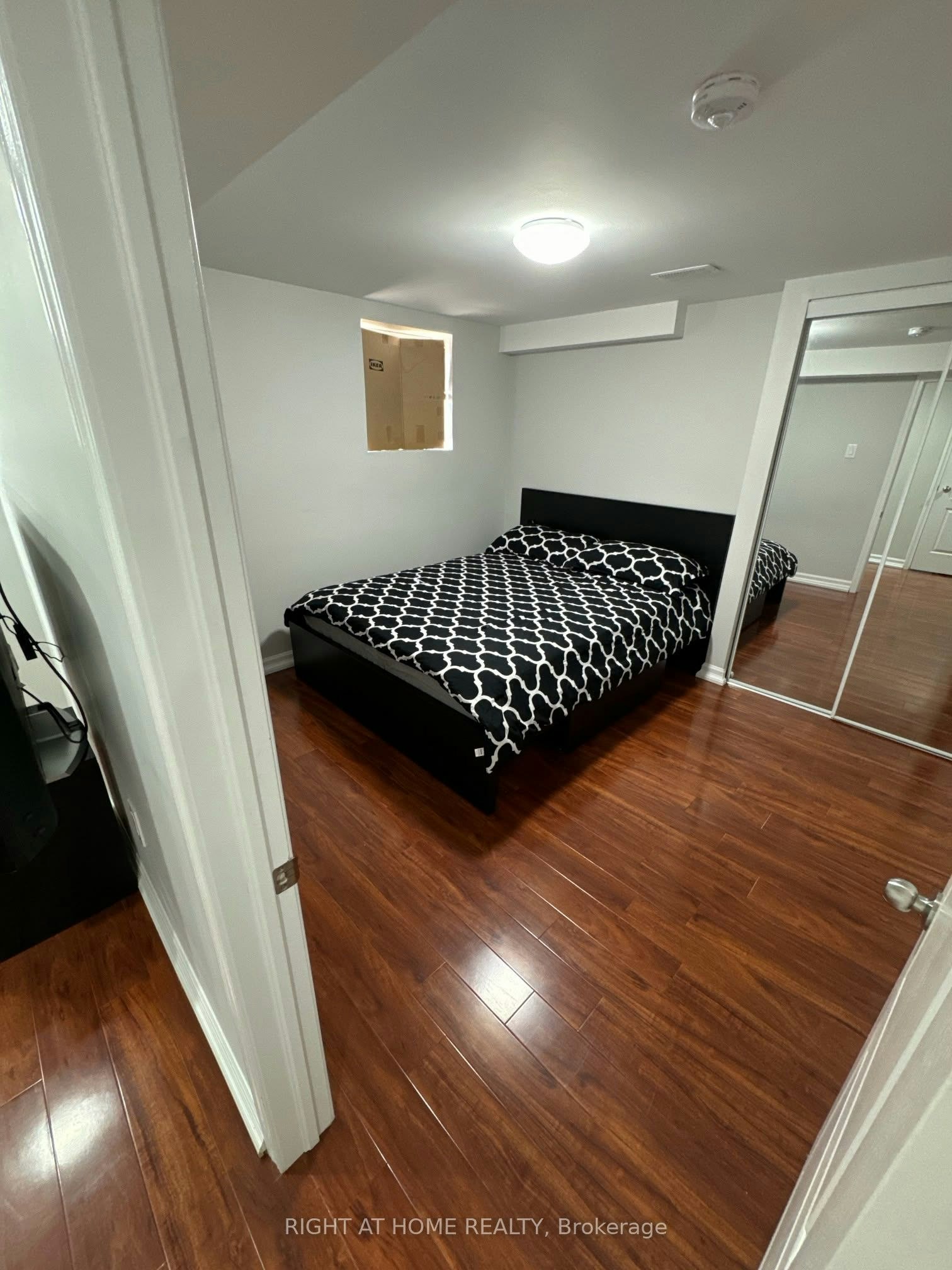 Lower-314 Harrowsmith Drive, Mississauga, ON, L5R 1P7 - 7