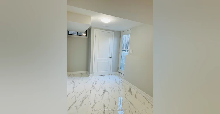 Lower-314 Harrowsmith Drive, Mississauga, ON, L5R 1P7 - 2