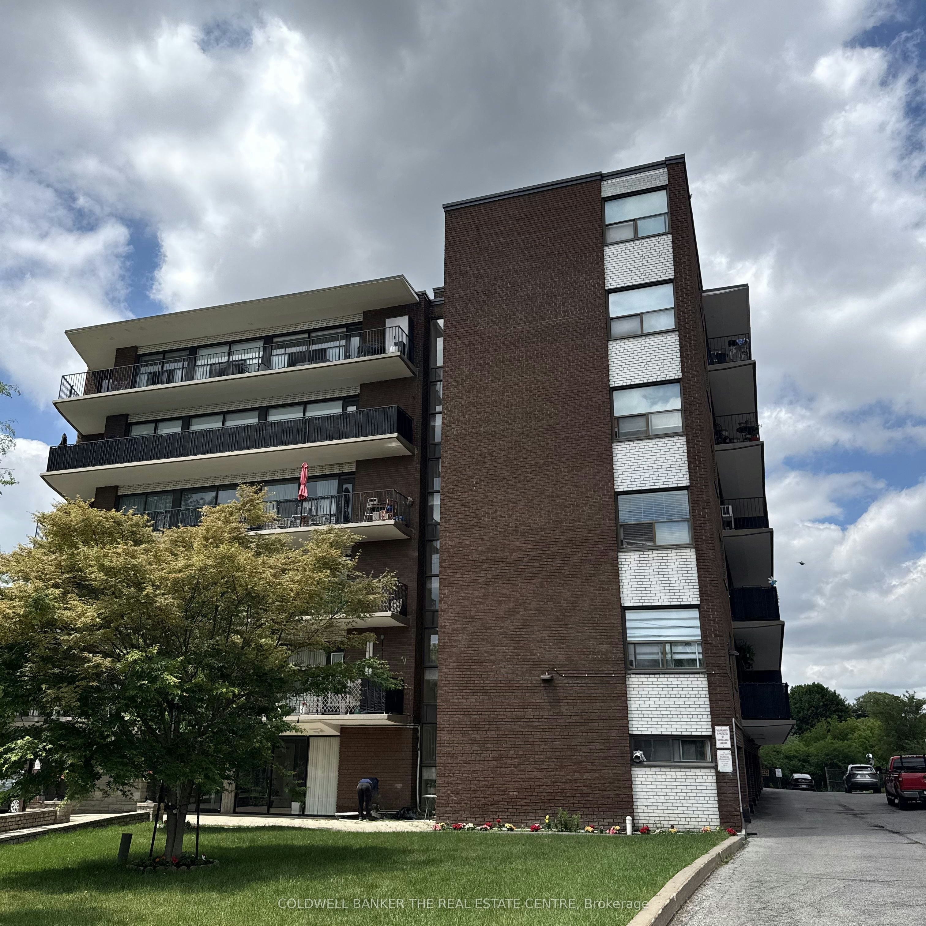208-50 Gulliver Road, Toronto, ON, M6M 2N2