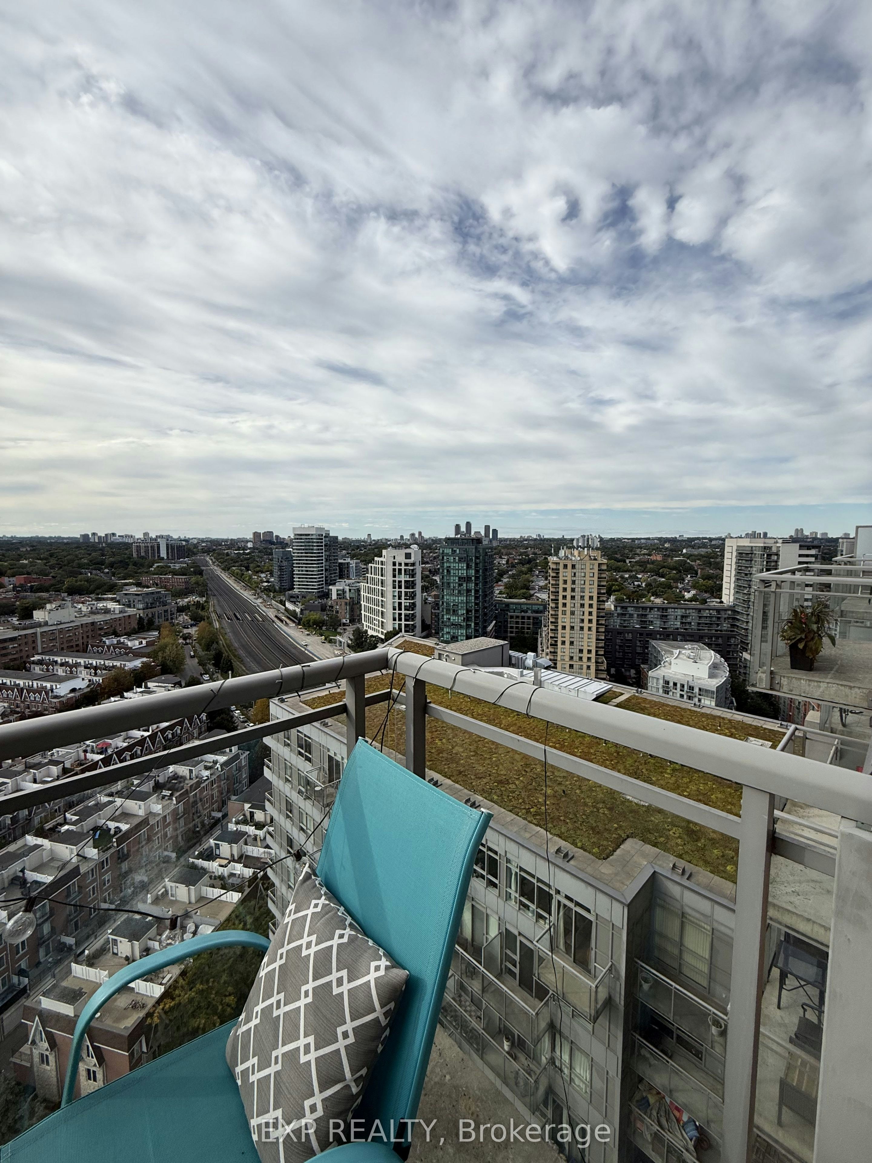 2208-38 Joe Shuster Way, Toronto, ON, M6K 0A5 - 9