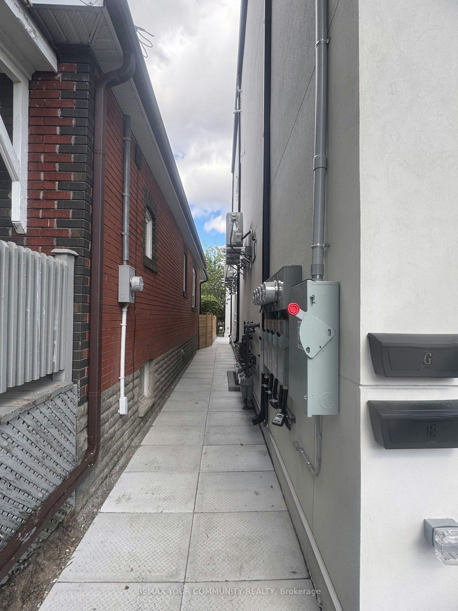 Basement-222 Belgravia Avenue, Toronto, ON, M6E 2M8