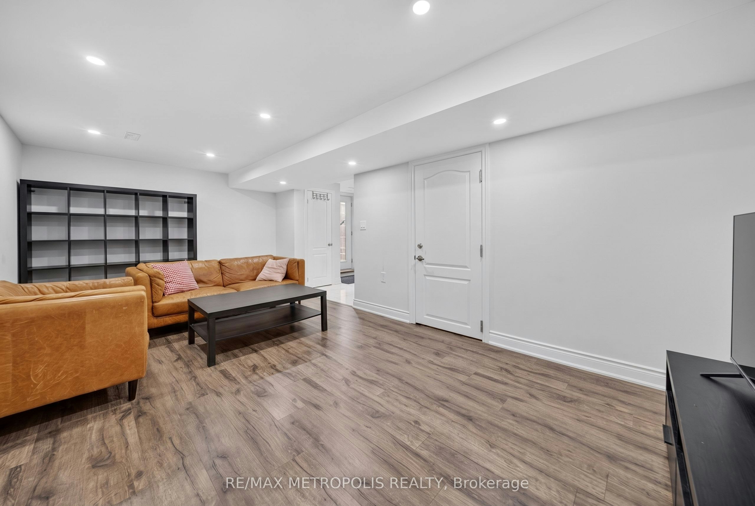 Bsmt-6 Madoc Drive, Brampton, ON, L6V 1Z9 - 9