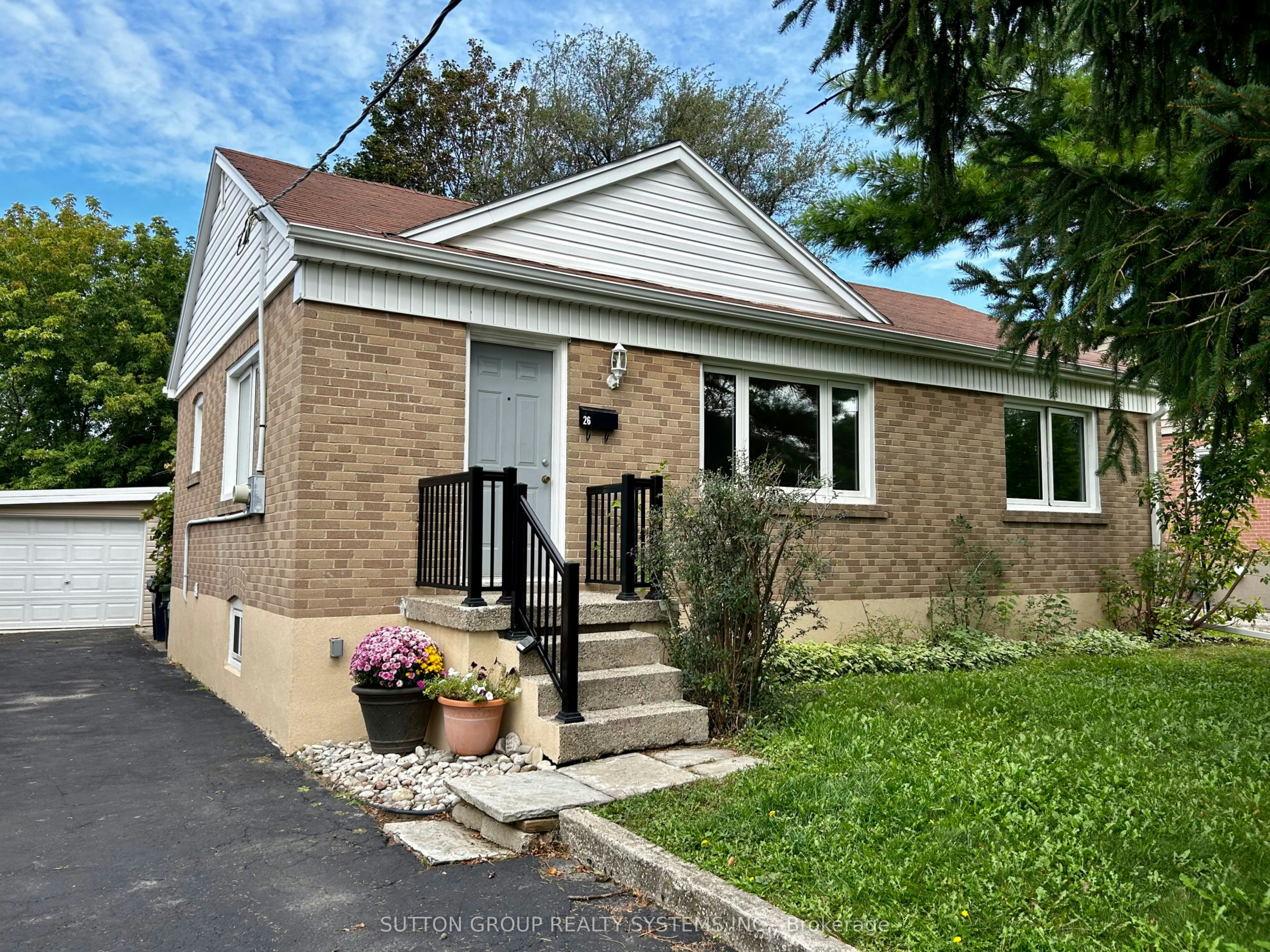 26 Compton Crescent, Toronto, ON, M3M 2C2